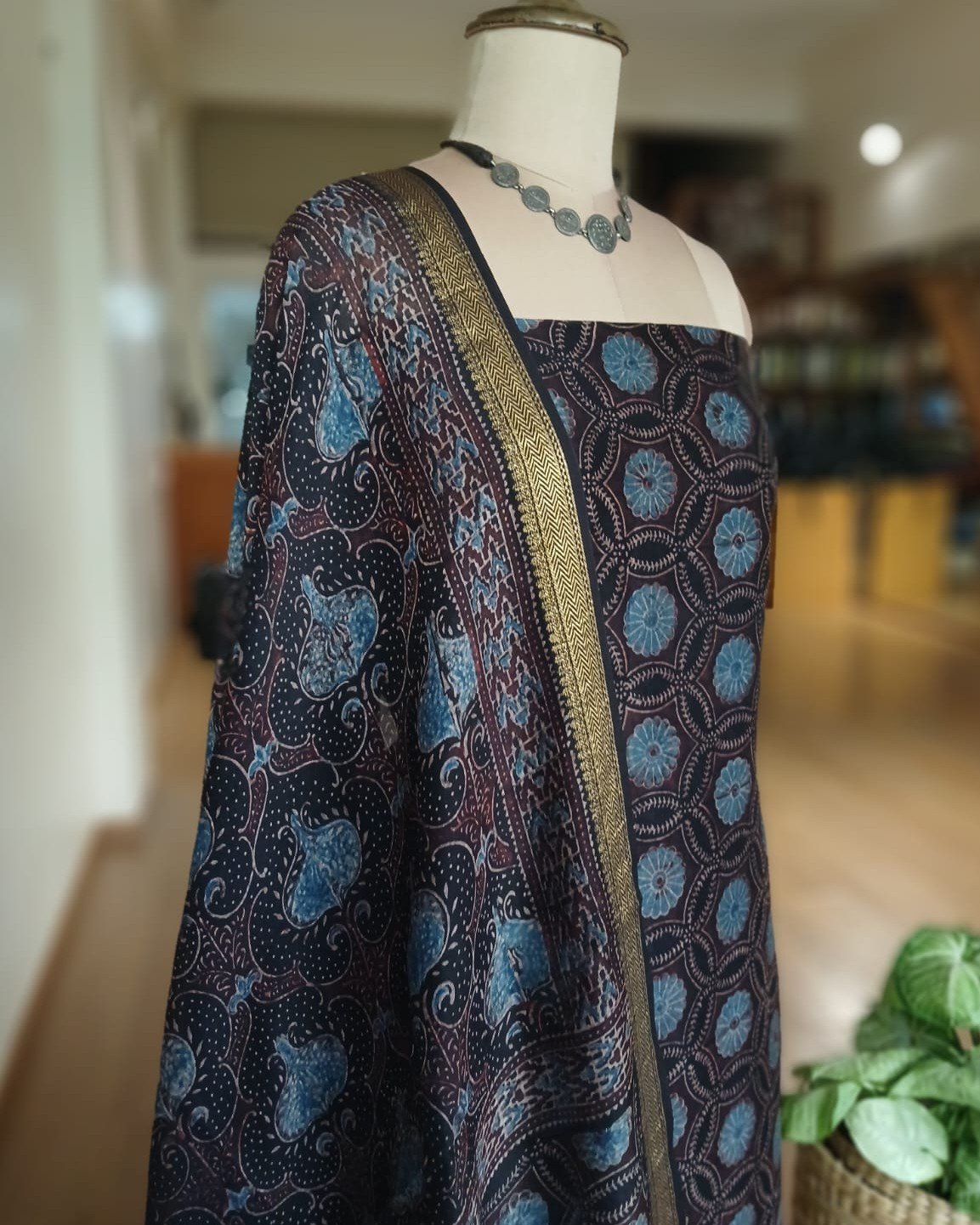 Two-piece salwar set in Maheshwari Silk Cotton - (SSMS0007) - Image 11