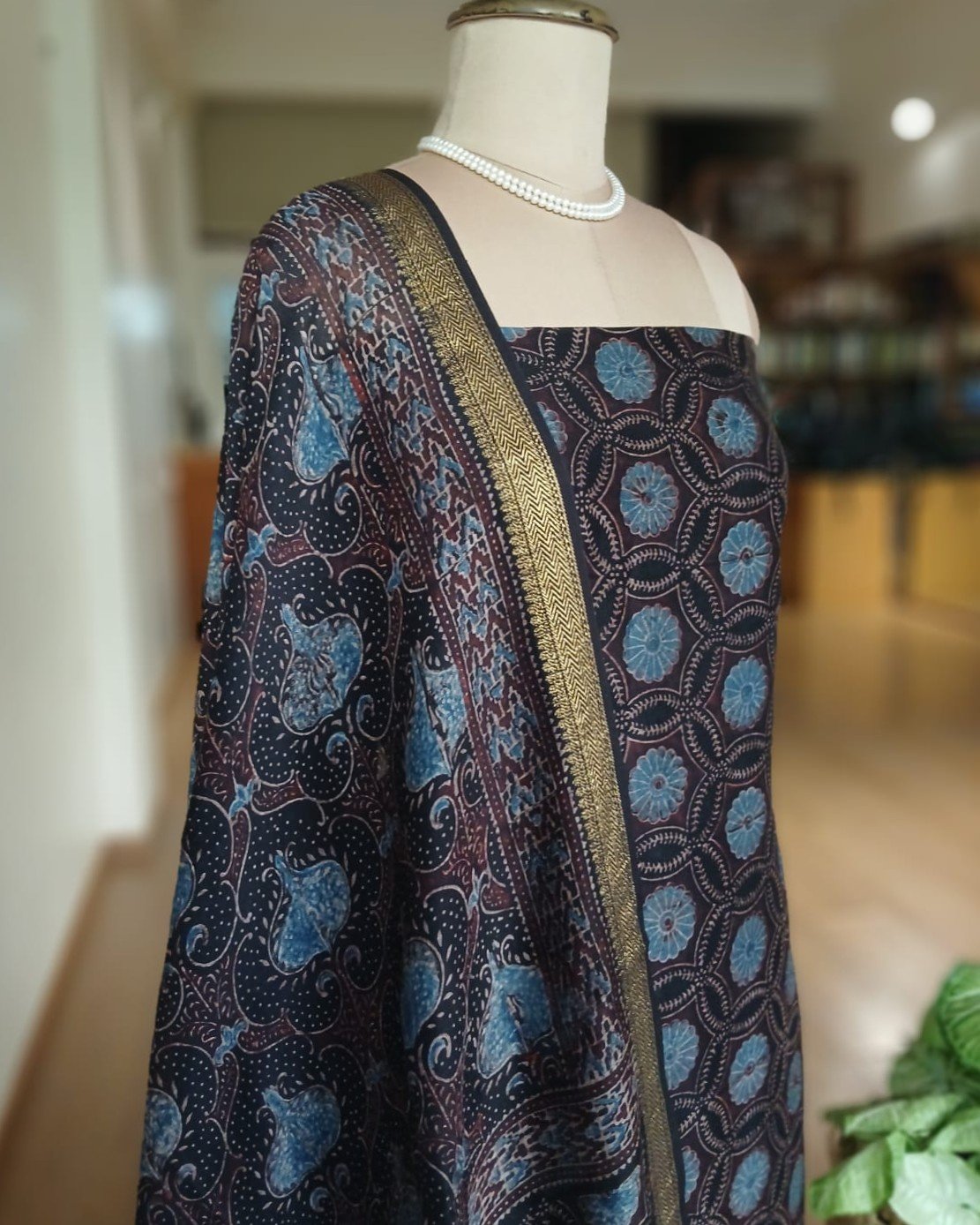 Two-piece salwar set in Maheshwari Silk Cotton - (SSMS0007) - Image 9