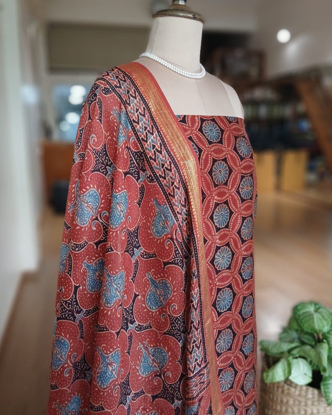 Two-piece salwar set in Maheshwari Silk Cotton - (SSMS0008) - Image 10