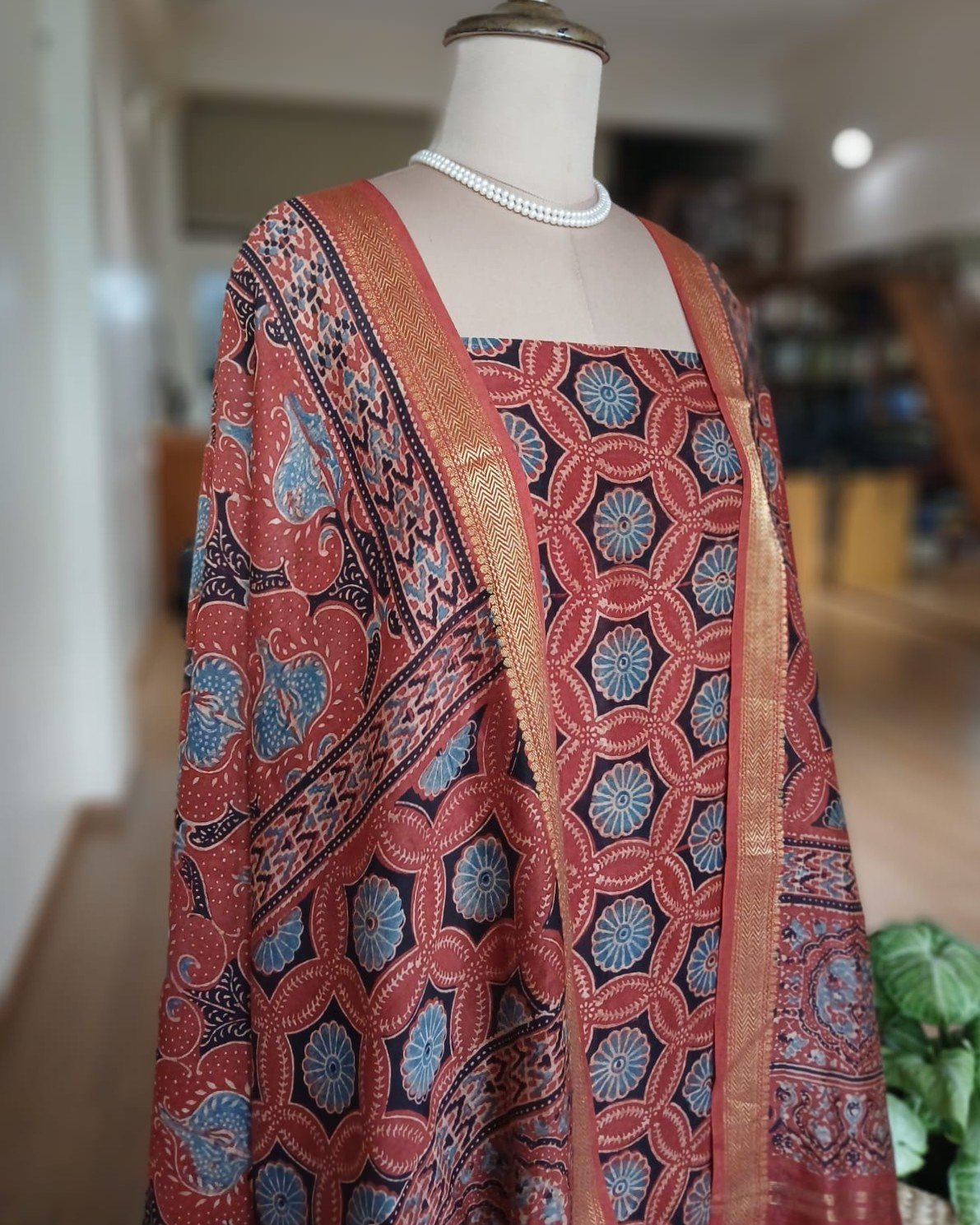 Two-piece salwar set in Maheshwari Silk Cotton - (SSMS0008) - Image 5