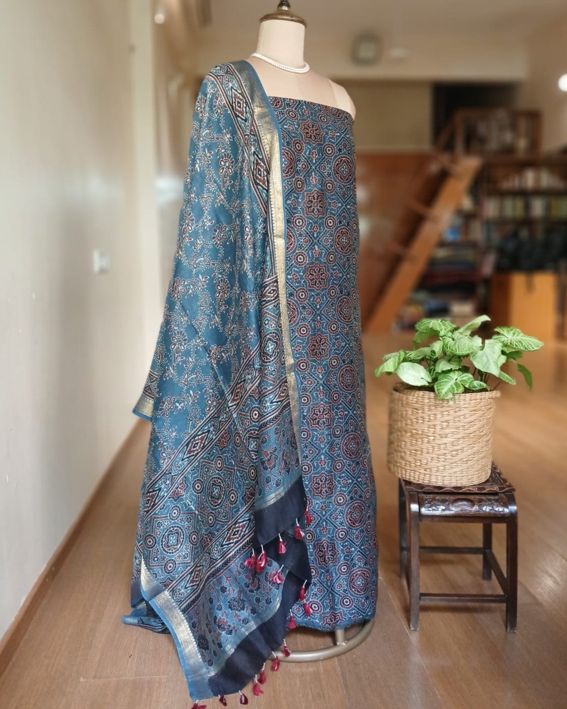Two-piece salwar set in Maheshwari Silk Cotton - (SSMS0009) - Image 2