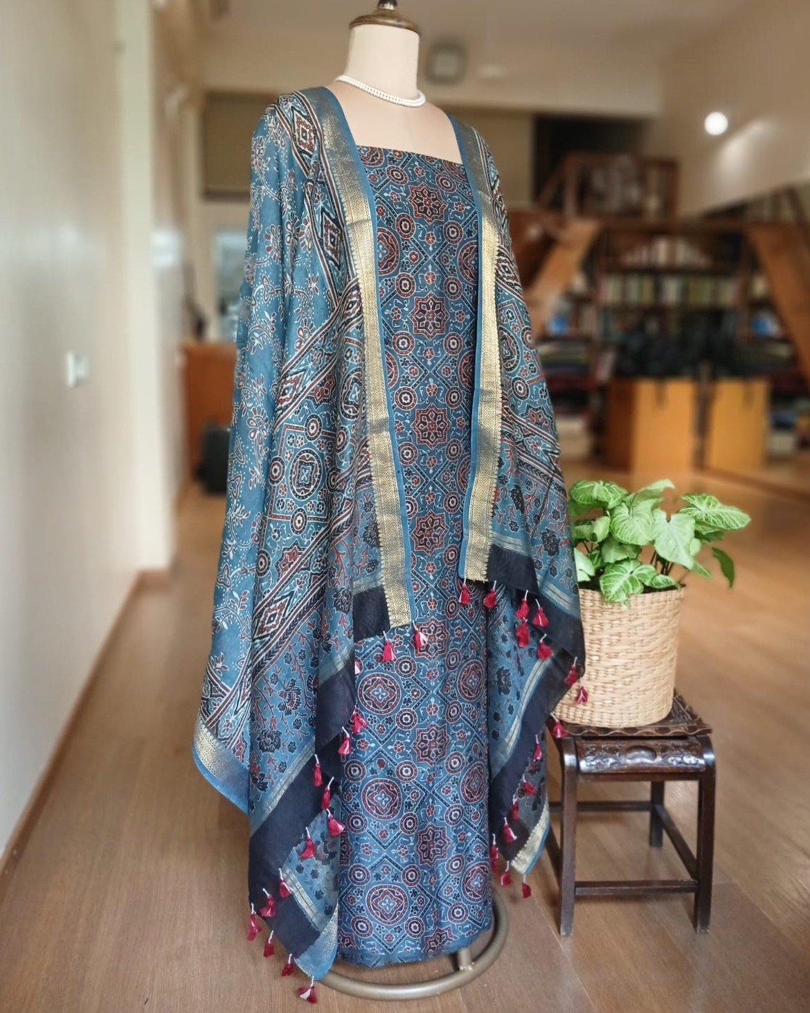 Two-piece salwar set in Maheshwari Silk Cotton - (SSMS0009) - Image 6