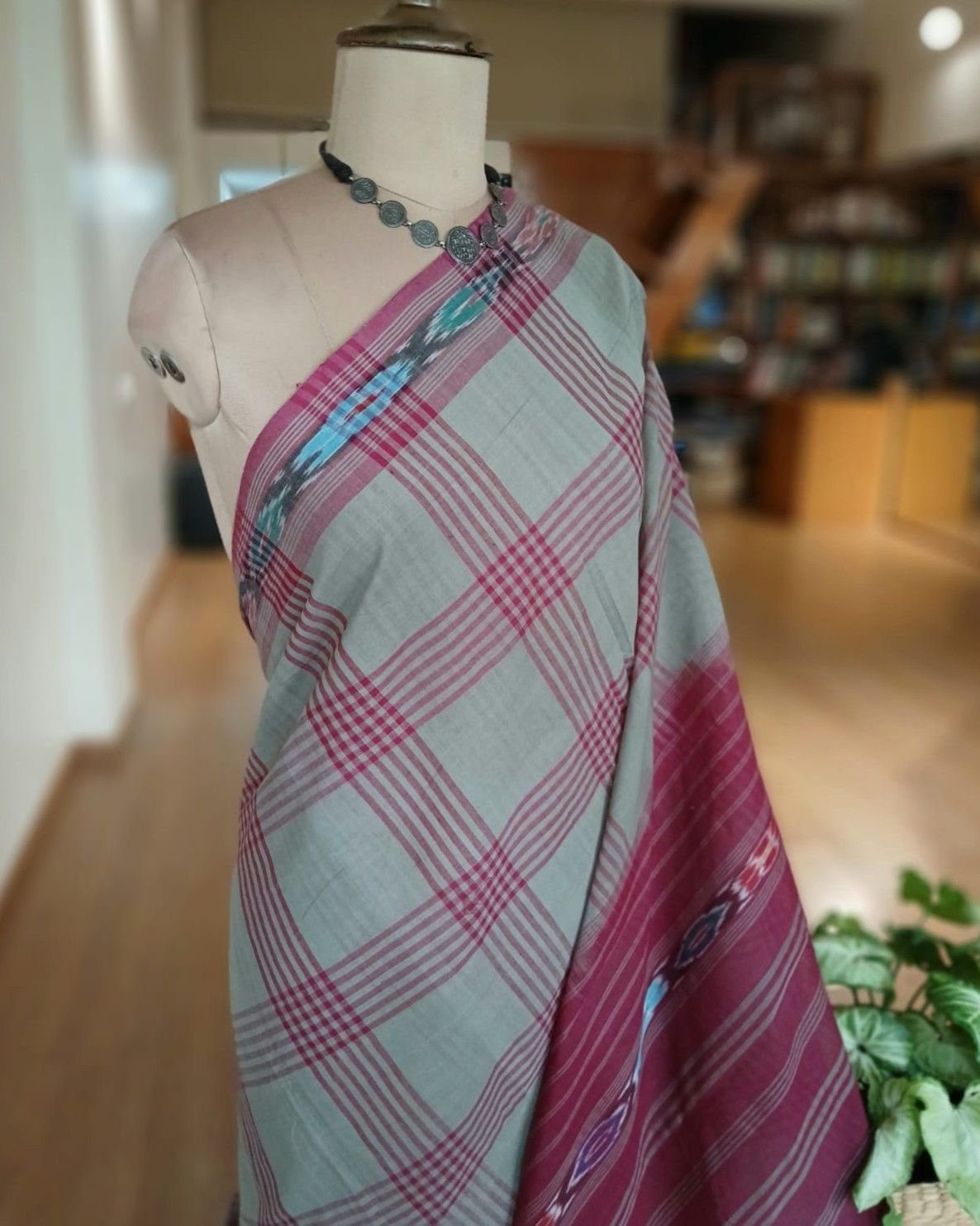 Checked Cotton Saree Handwoven in Machilipatnam (Bandar Saree) - (BSCC0001) - Image 2
