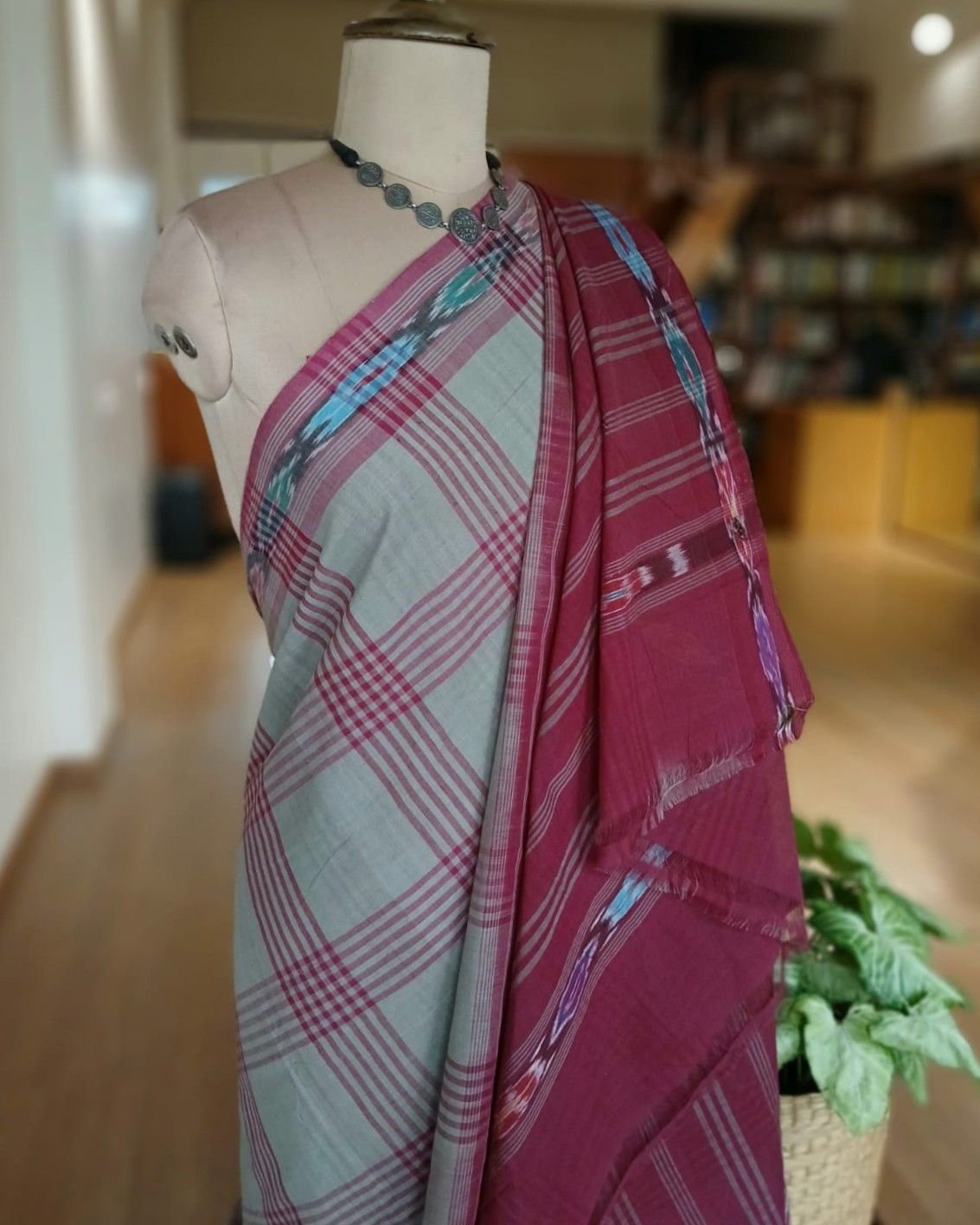 Checked Cotton Saree Handwoven in Machilipatnam (Bandar Saree) - (BSCC0001) - Image 5