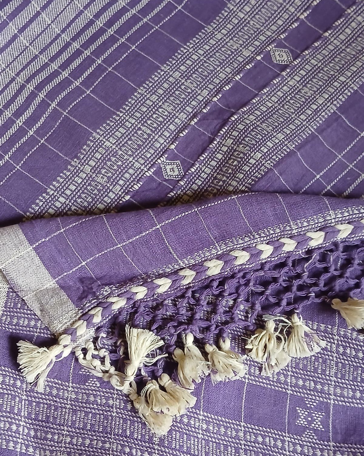 Bhujodi Saree Handwoven in Kala Cotton – (BHUJ1129) - Image 3