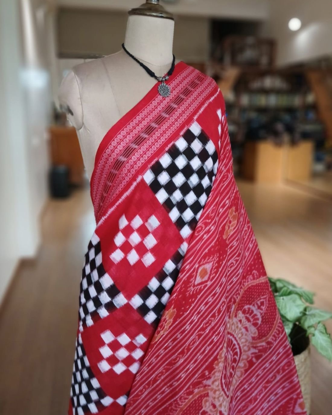 Bichitrapuri Sambalpur Double Ikat Saree in Cotton - (SSIS0003) - Image 2