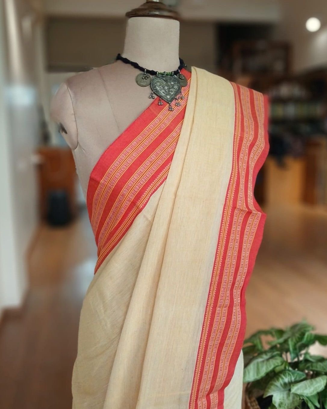 Gomi Border saree from North Karnataka -(GNKS0002) - Image 4