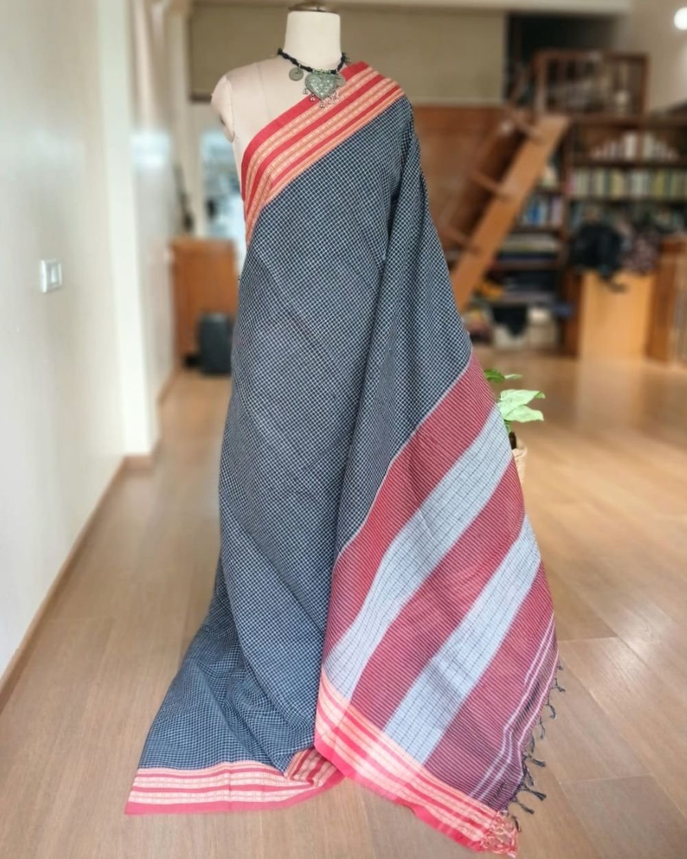 Gomi Border saree from North Karnataka -(GNKS0003) - Image 2