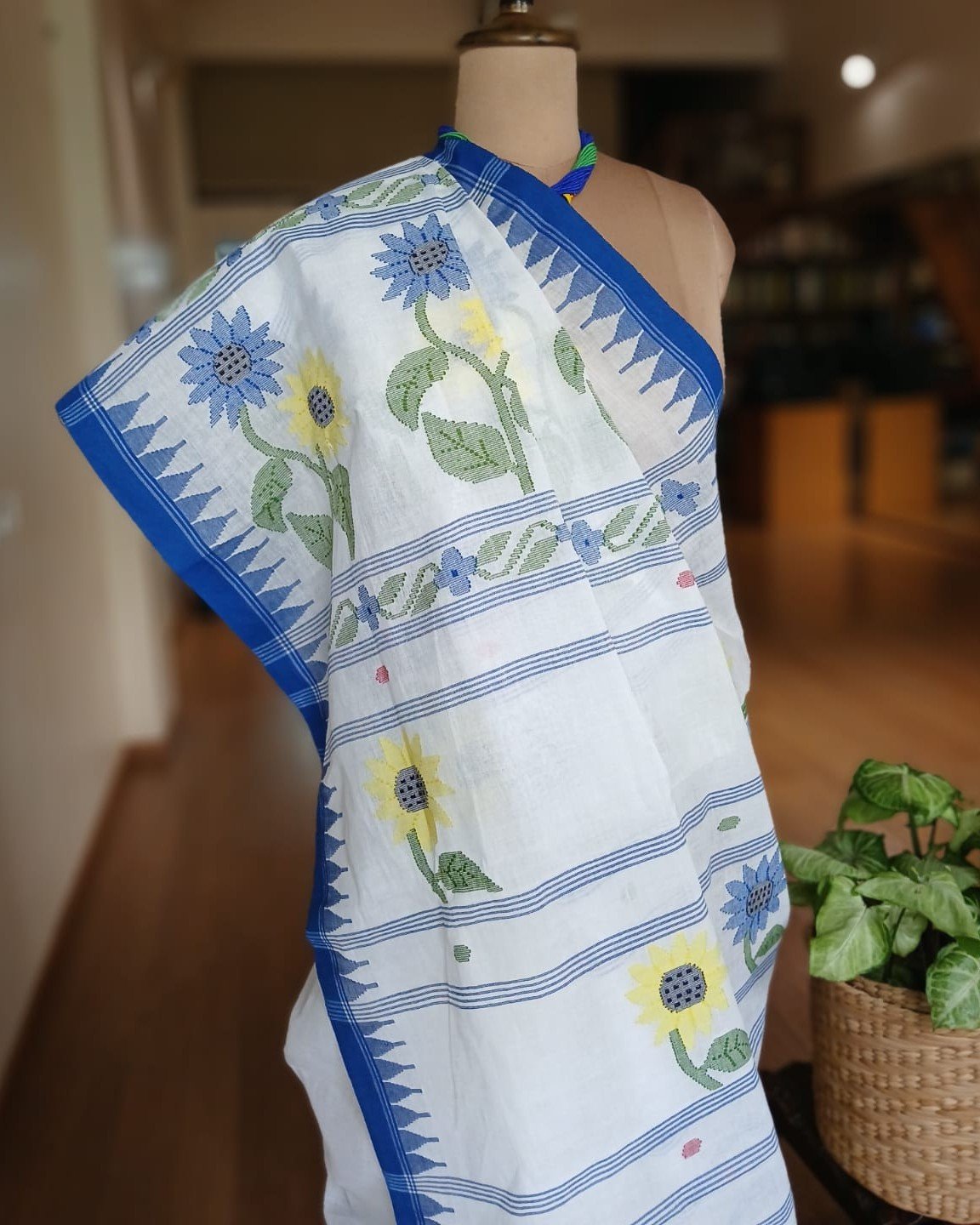 Moirang Phee Handweave Saree from Manipur - (MPHS0001) - Image 2