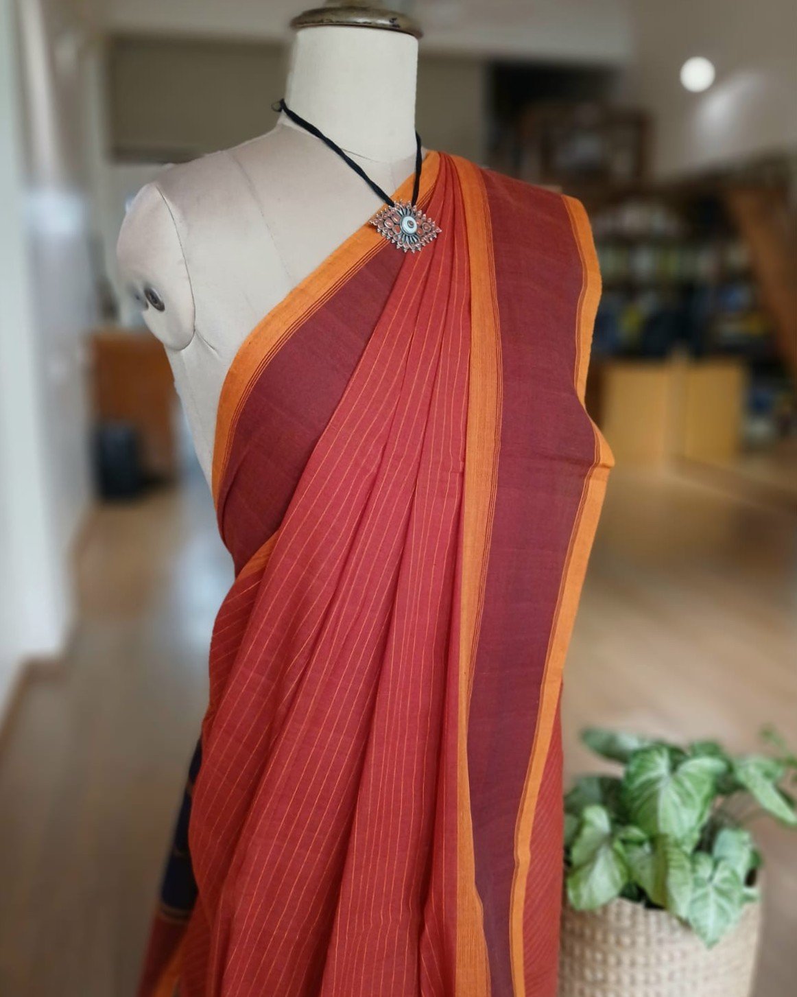 Classic Handwoven 40-count Kandangi from Chettinad – (CHKS0031) - Image 4
