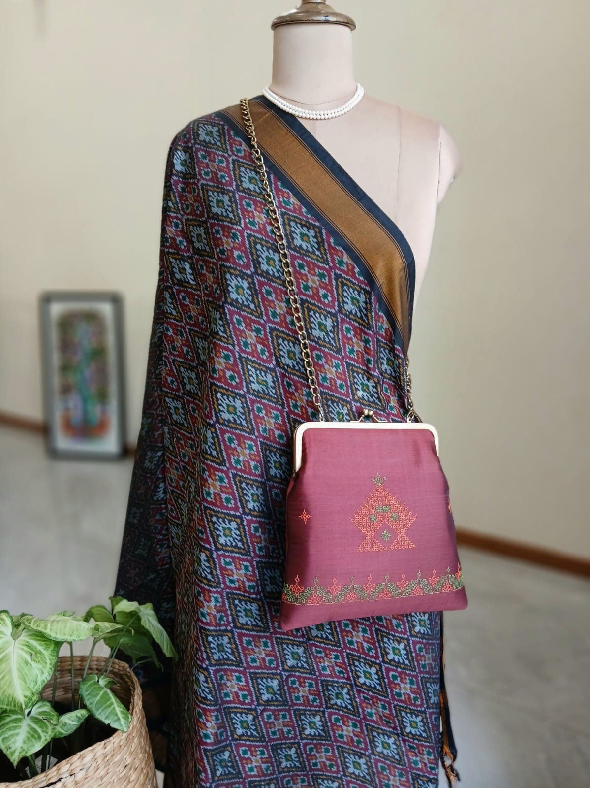 Kasuti Embroidered Silk Purse - (KSTP1027) - Image 2