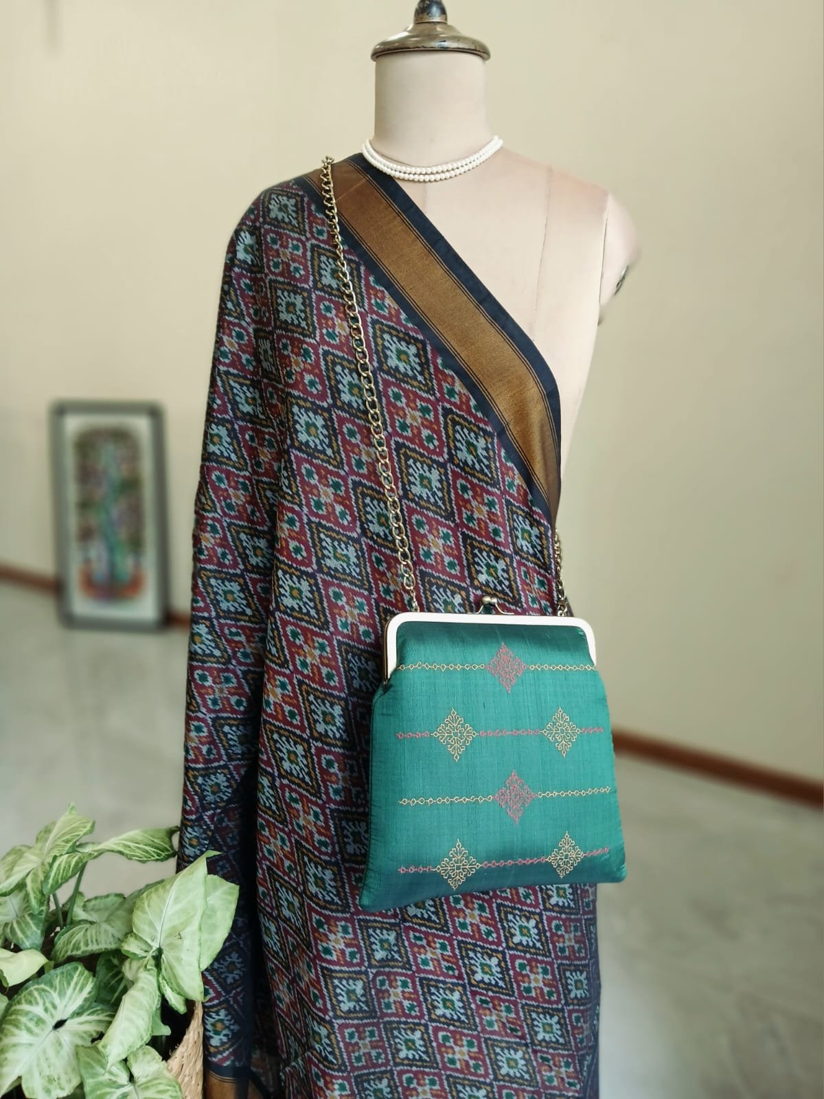 Kasuti Embroidered Silk Purse - (KSTP1026) - Image 2