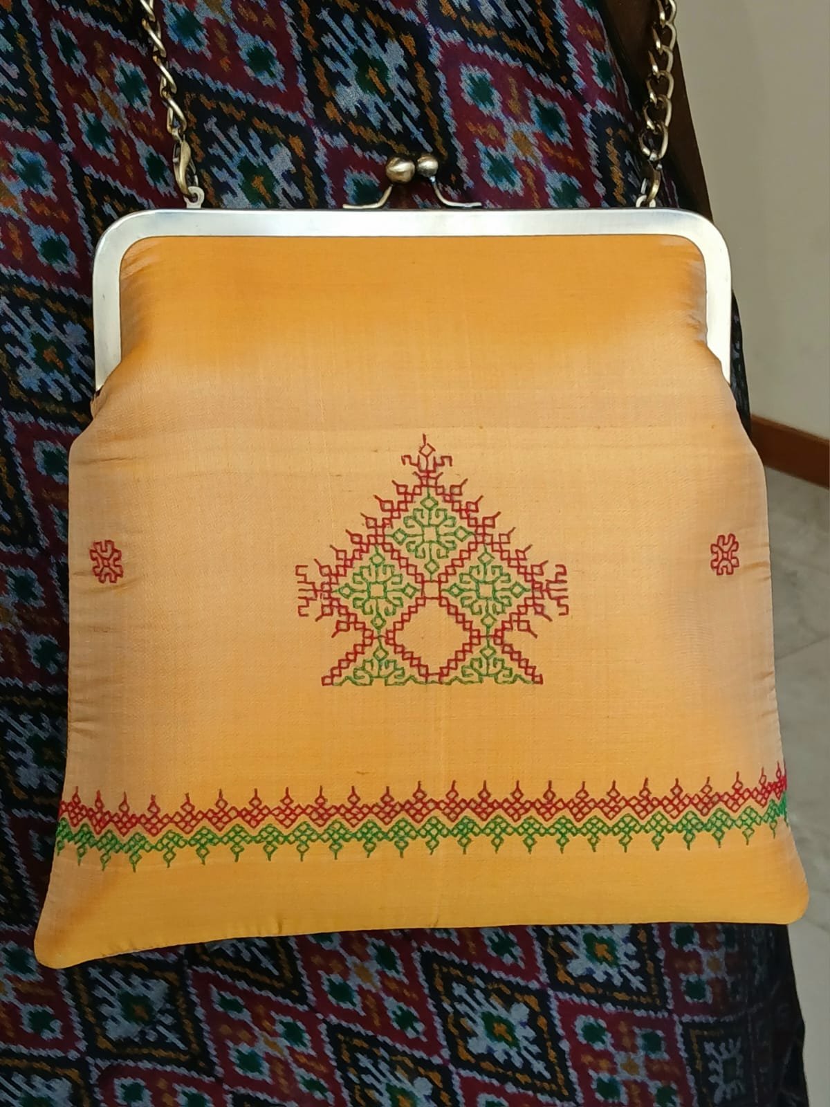 Kasuti Embroidered Silk Purse - (KSTP1028)