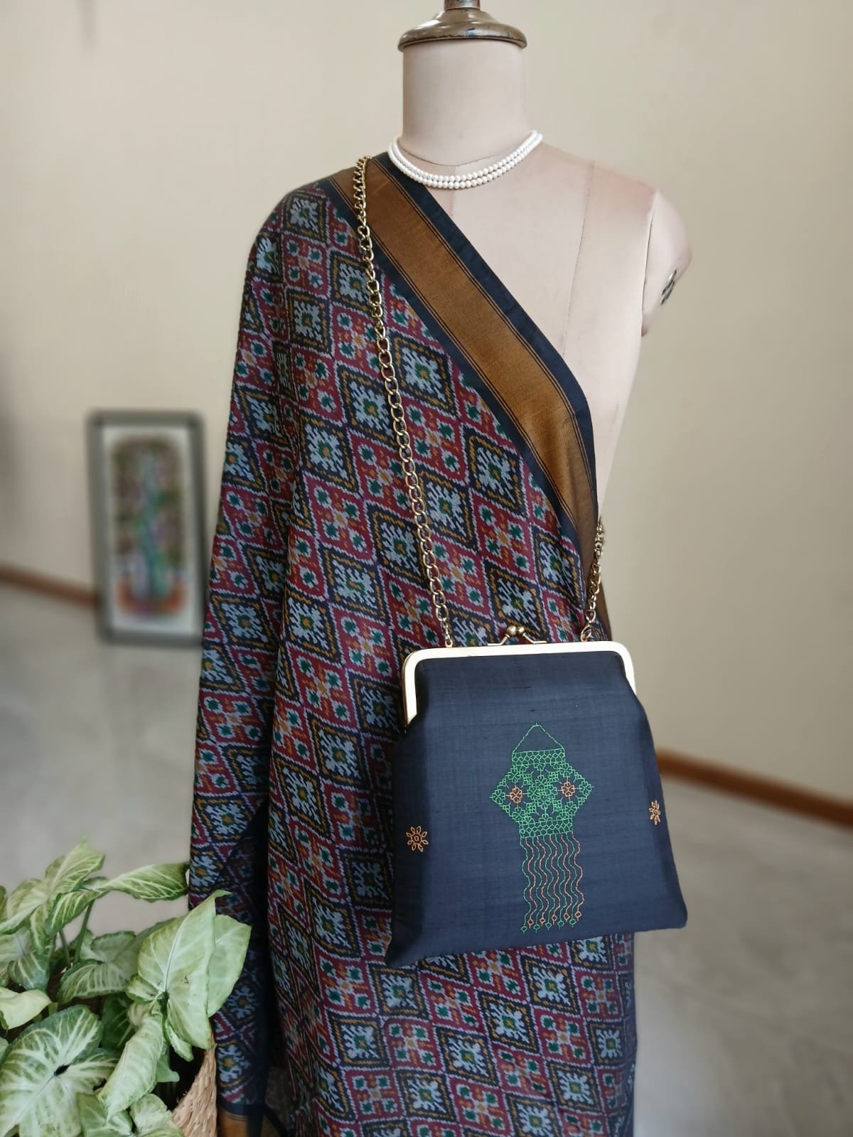 Kasuti Embroidered Silk Purse - (KSTP1023) - Image 2