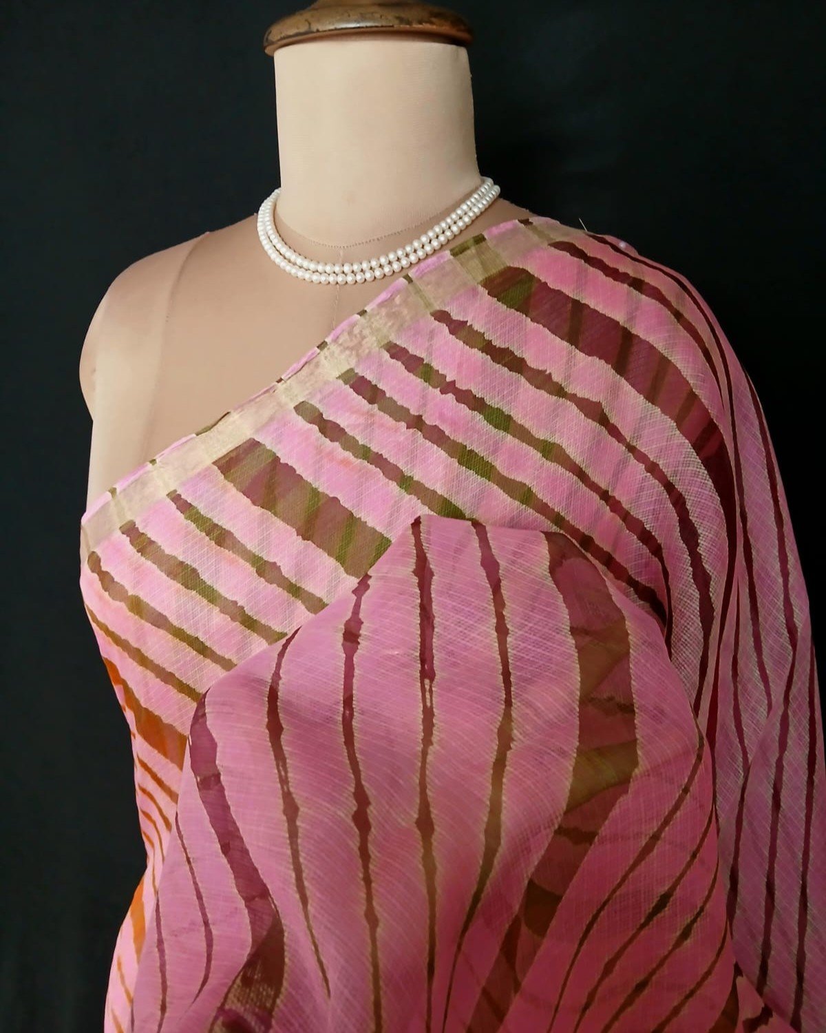 Hand tie-dye Leheriya on Kota Silk (HTKS1043) - Image 4