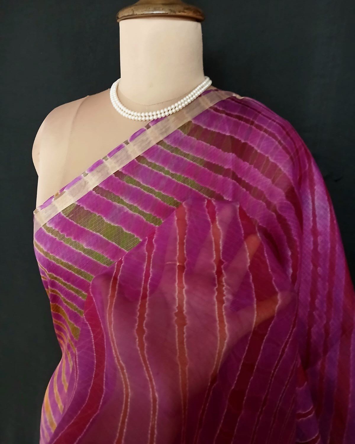 Hand tie-dye Leheriya on Kota Silk (HTKS1039) - Image 4