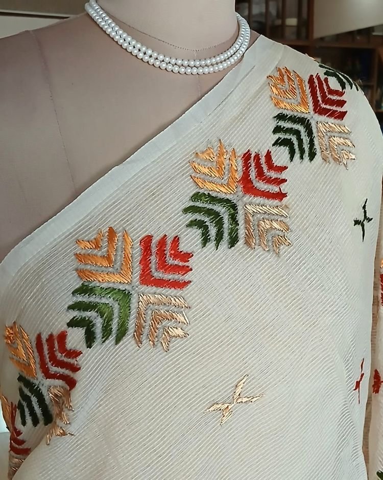 Phulkari Hand Embroidered Saree from Punjab -(PHES1007) - Image 3