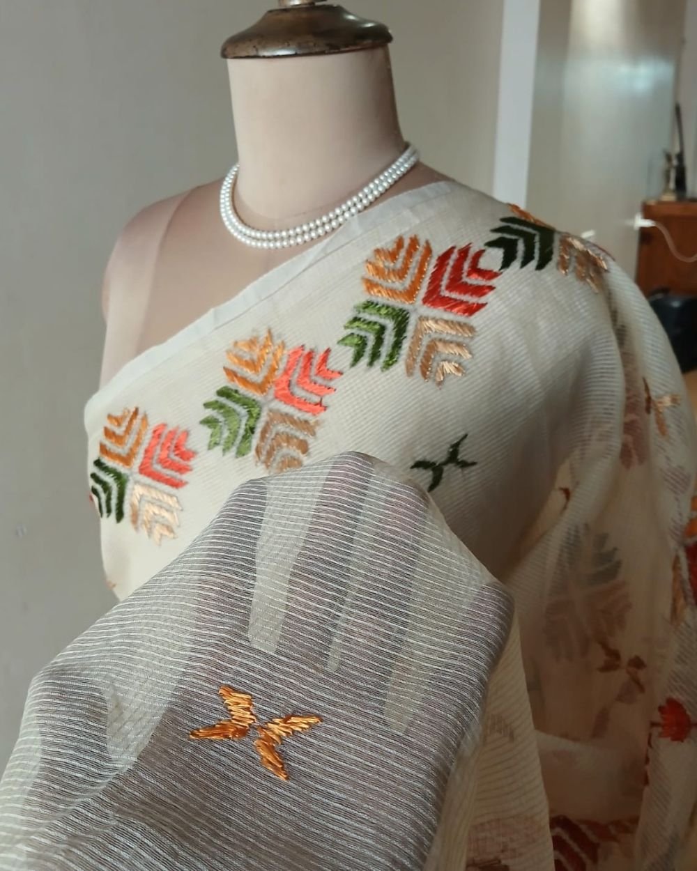 Phulkari Hand Embroidered Saree from Punjab -(PHES1007) - Image 5
