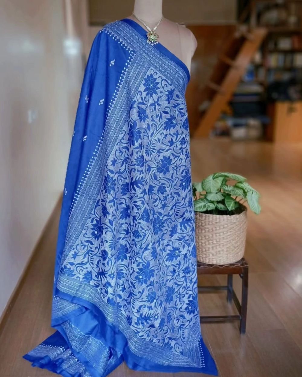 Hand Embroidered Santiniketan Kantha Saree - (SNBK0016) - Image 7