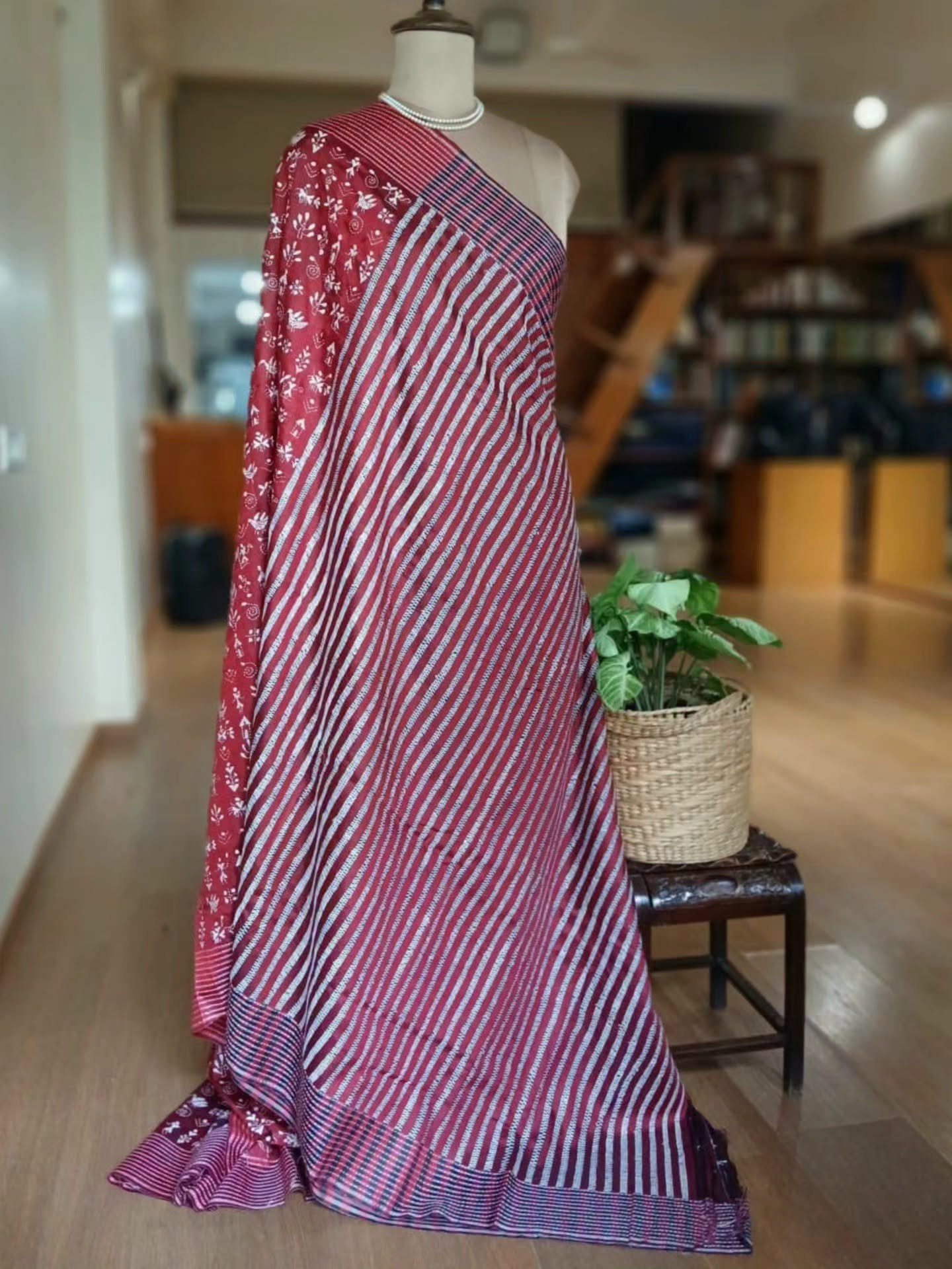 Hand Embroidered Santiniketan Kantha Saree - (SNBK0022) - Image 8