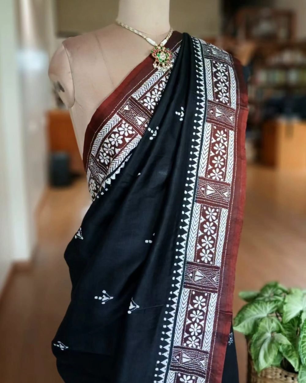 Hand Embroidered Santiniketan Kantha Saree - (SNBK0018) - Image 5