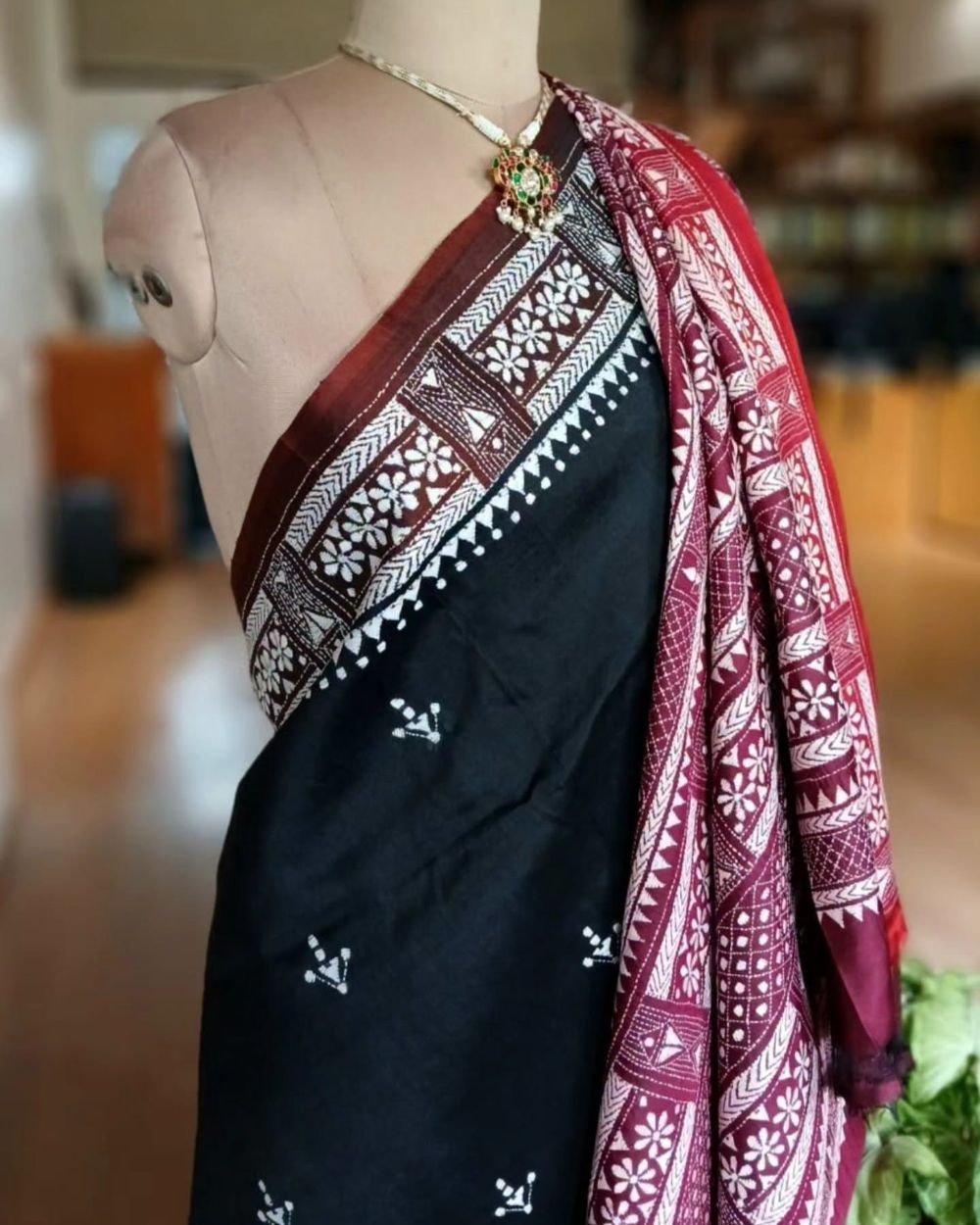 Hand Embroidered Santiniketan Kantha Saree - (SNBK0018) - Image 6