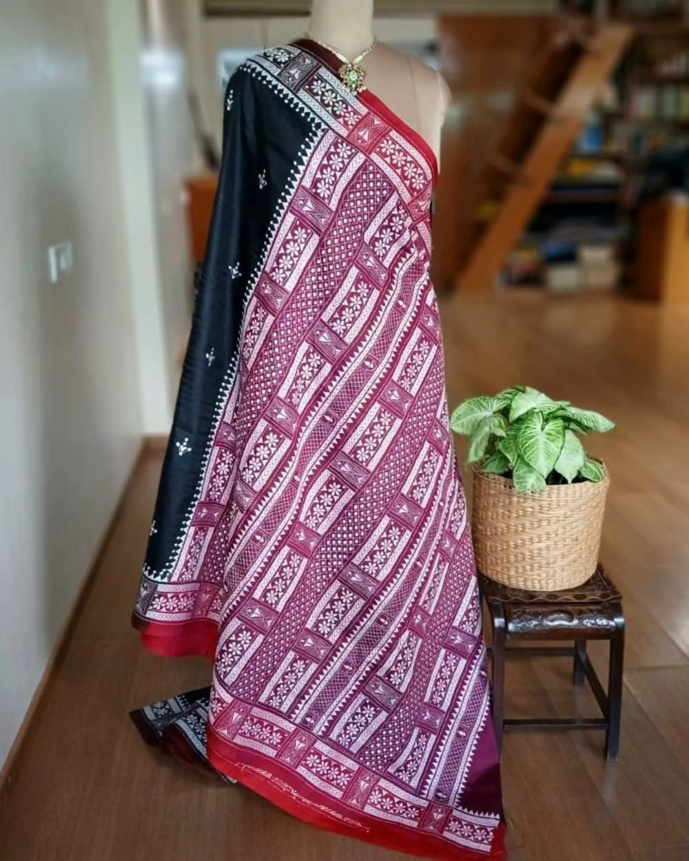 Hand Embroidered Santiniketan Kantha Saree - (SNBK0018) - Image 7