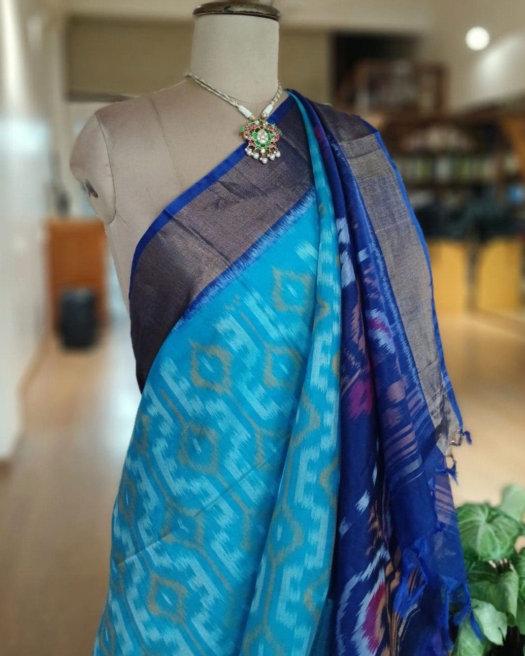 Handloom Single Ikat in Silk-Cotton Saree – (HSIS0042) - Image 5