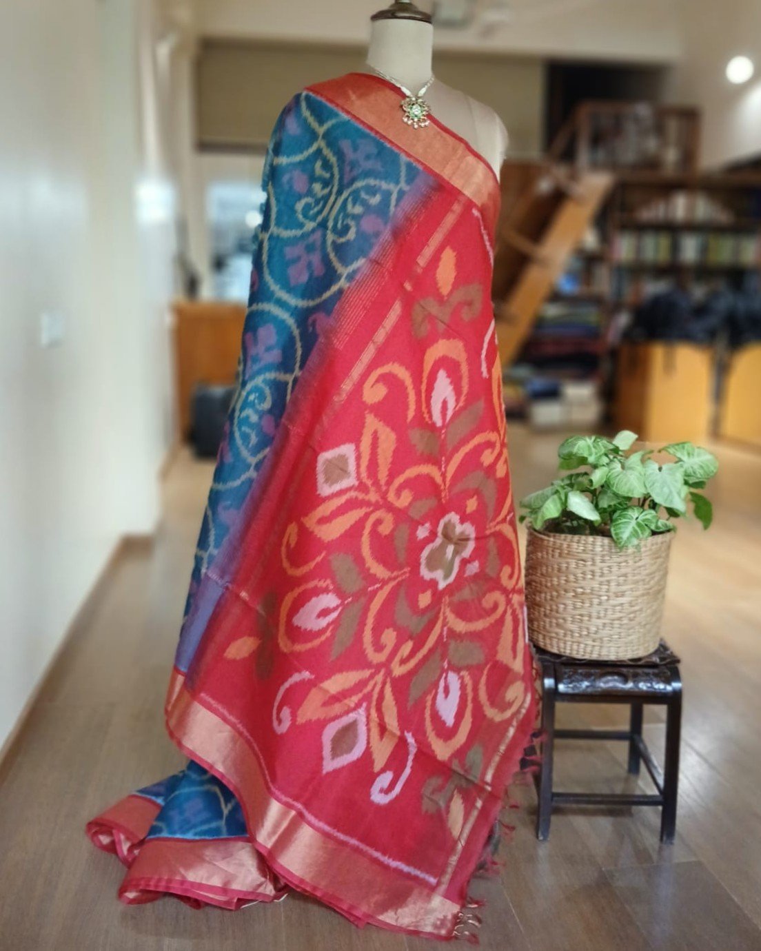 Handloom Single Ikat in Silk-Cotton Saree – (HSIS0043) - Image 7