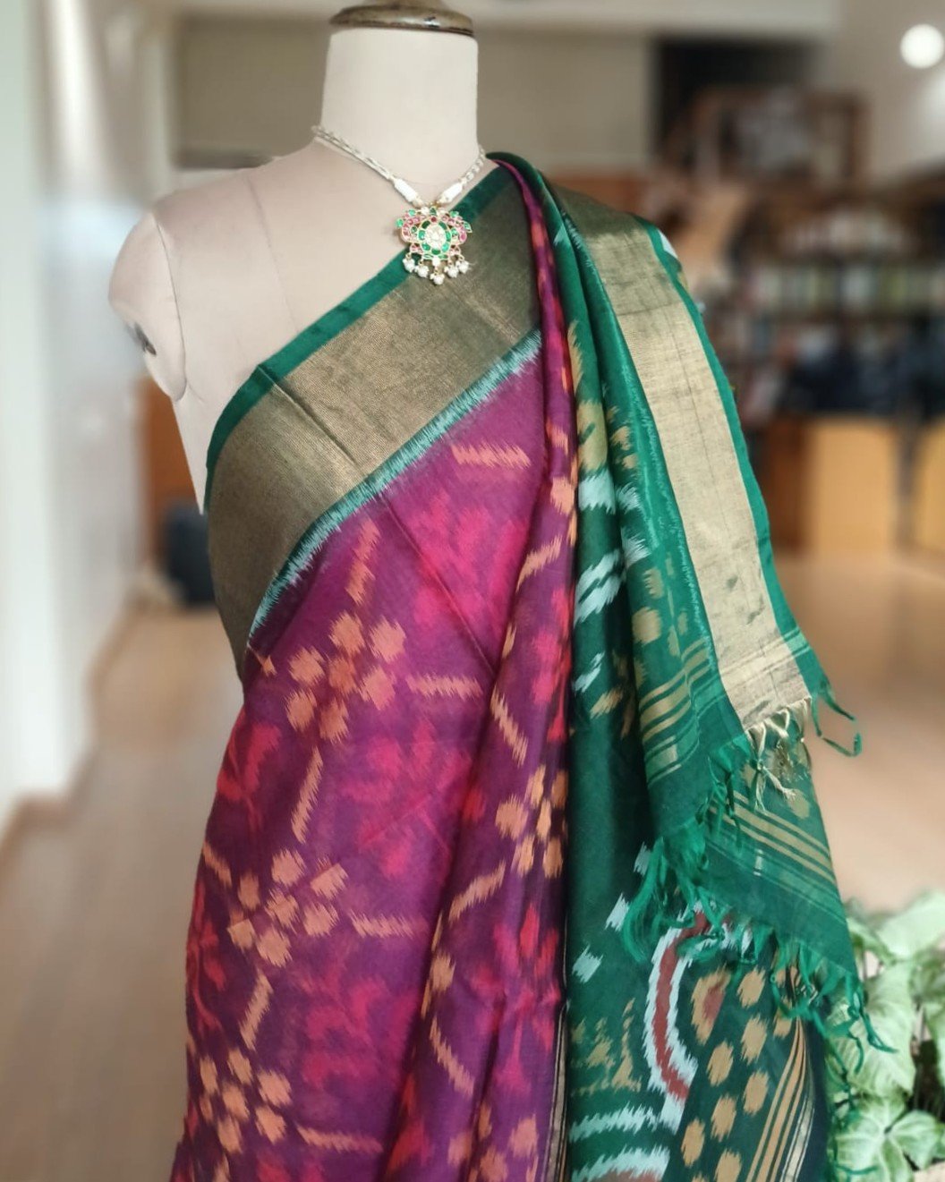 Handloom Single Ikat in Silk-Cotton Saree – (HSIS0036) - Image 5
