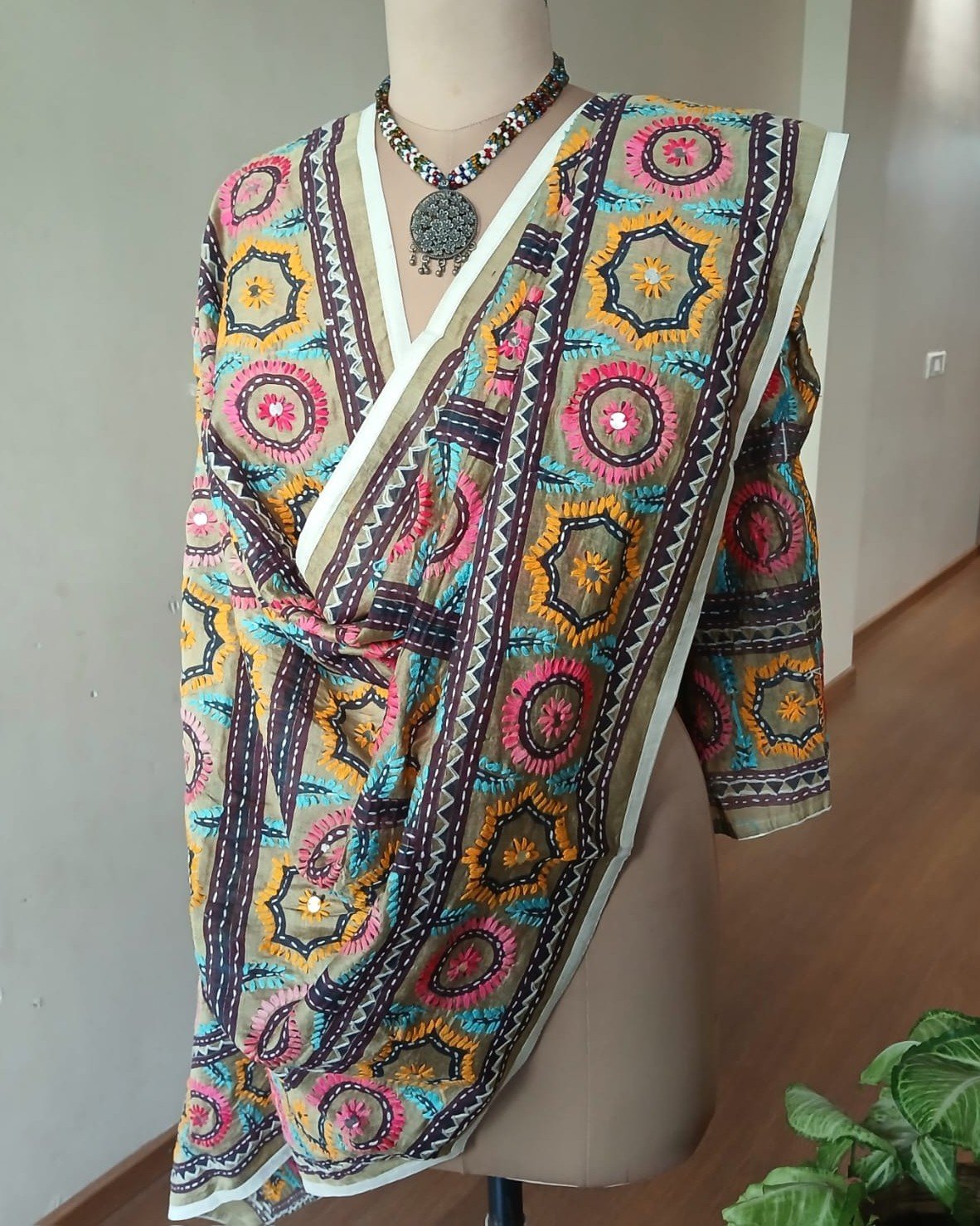 Hand Embroidered Dupatta from Punjab - (HEDP0003) - Image 5