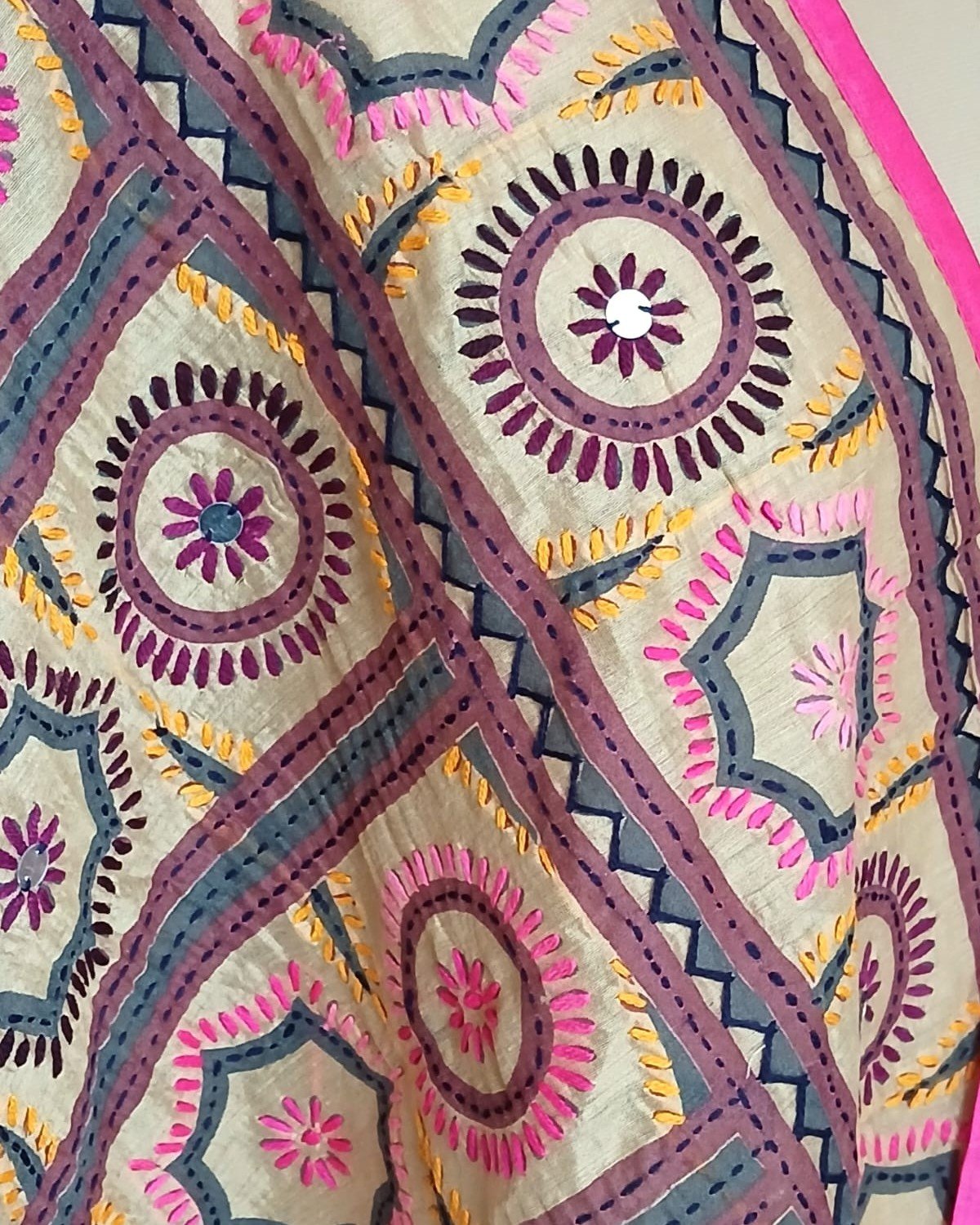 Hand Embroidered Dupatta from Punjab - (HEDP0004) - Image 7