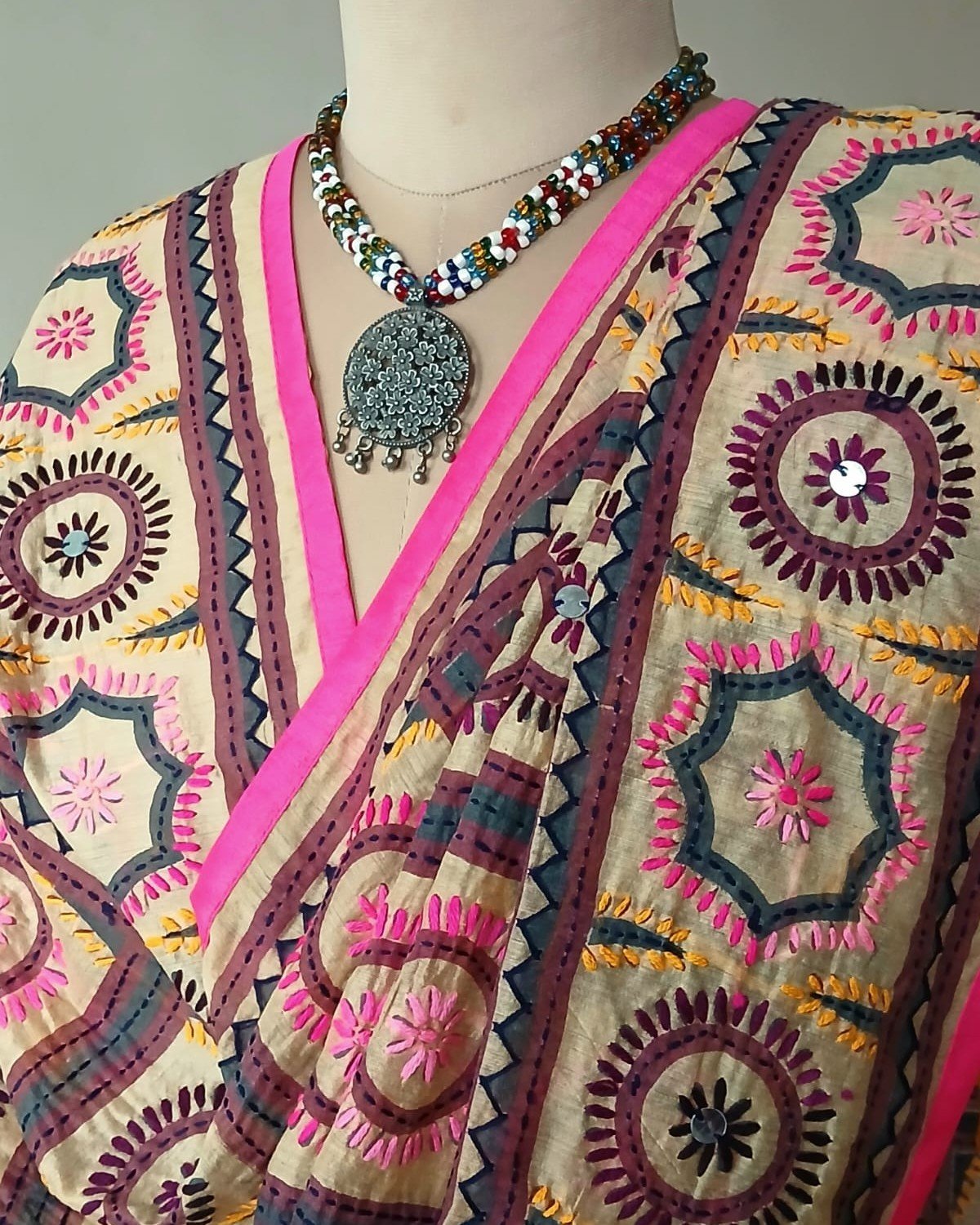 Hand Embroidered Dupatta from Punjab - (HEDP0004) - Image 4