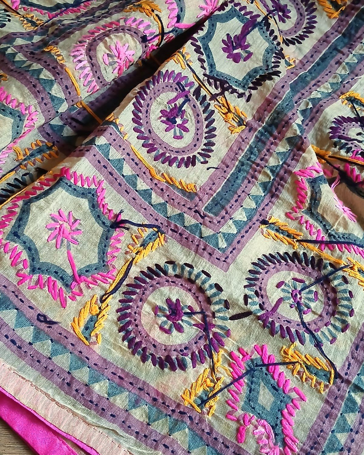 Hand Embroidered Dupatta from Punjab - (HEDP0004) - Image 3