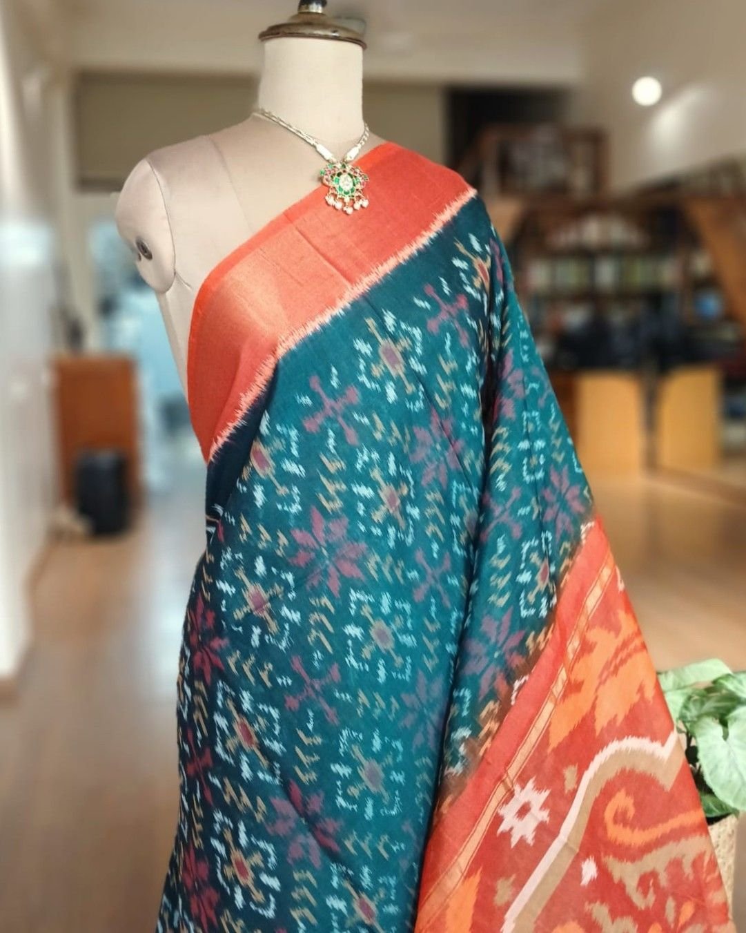 Handloom Single Ikat in Silk-Cotton Saree – (HSIS0044) - Image 2
