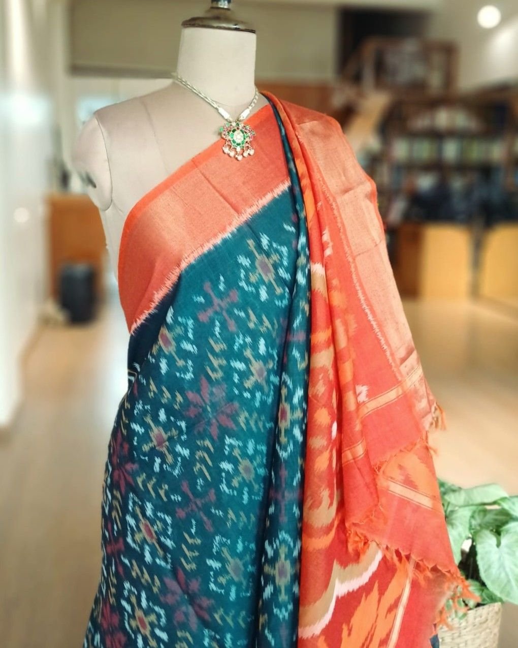 Handloom Single Ikat in Silk-Cotton Saree – (HSIS0044) - Image 5