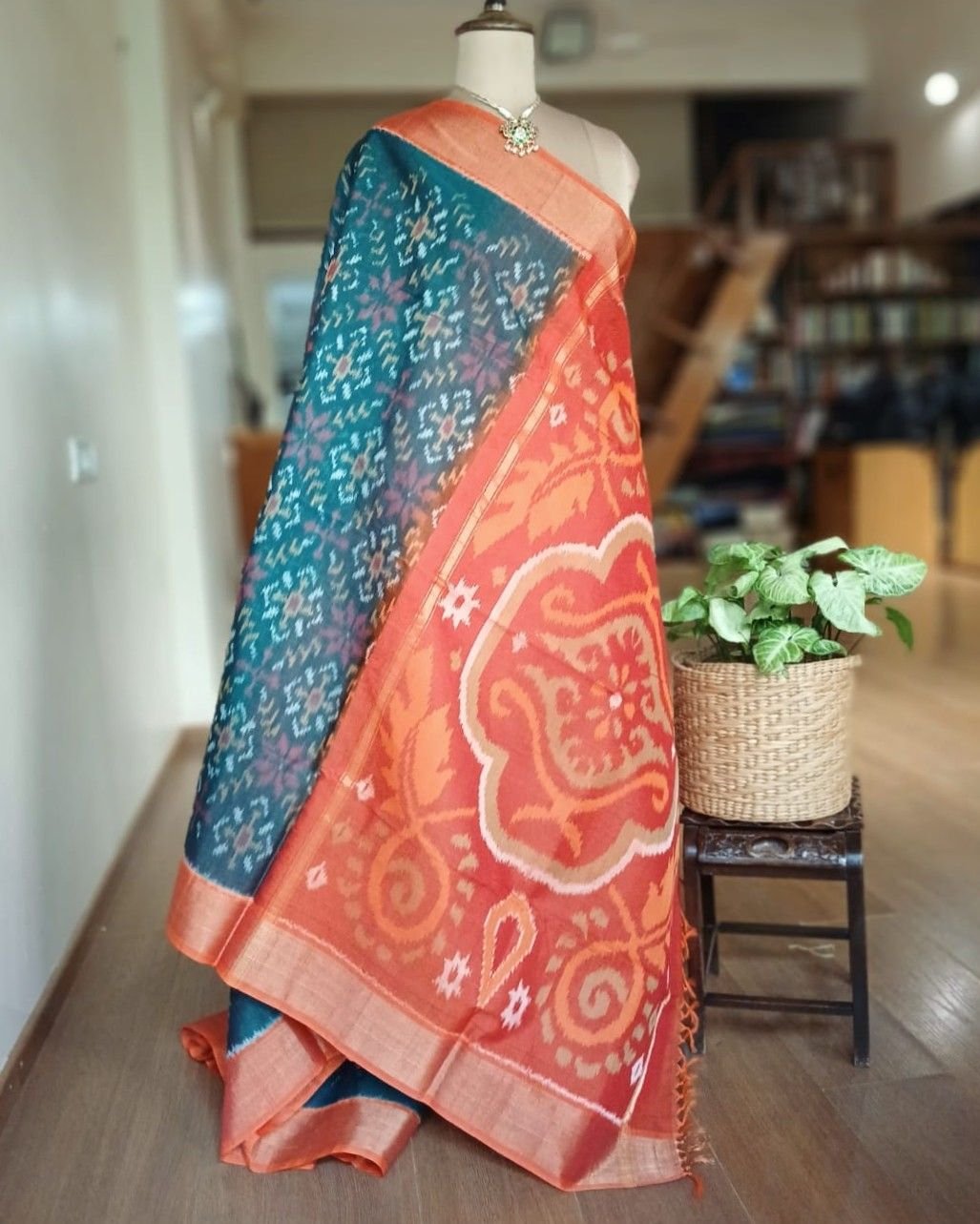 Handloom Single Ikat in Silk-Cotton Saree – (HSIS0044) - Image 7