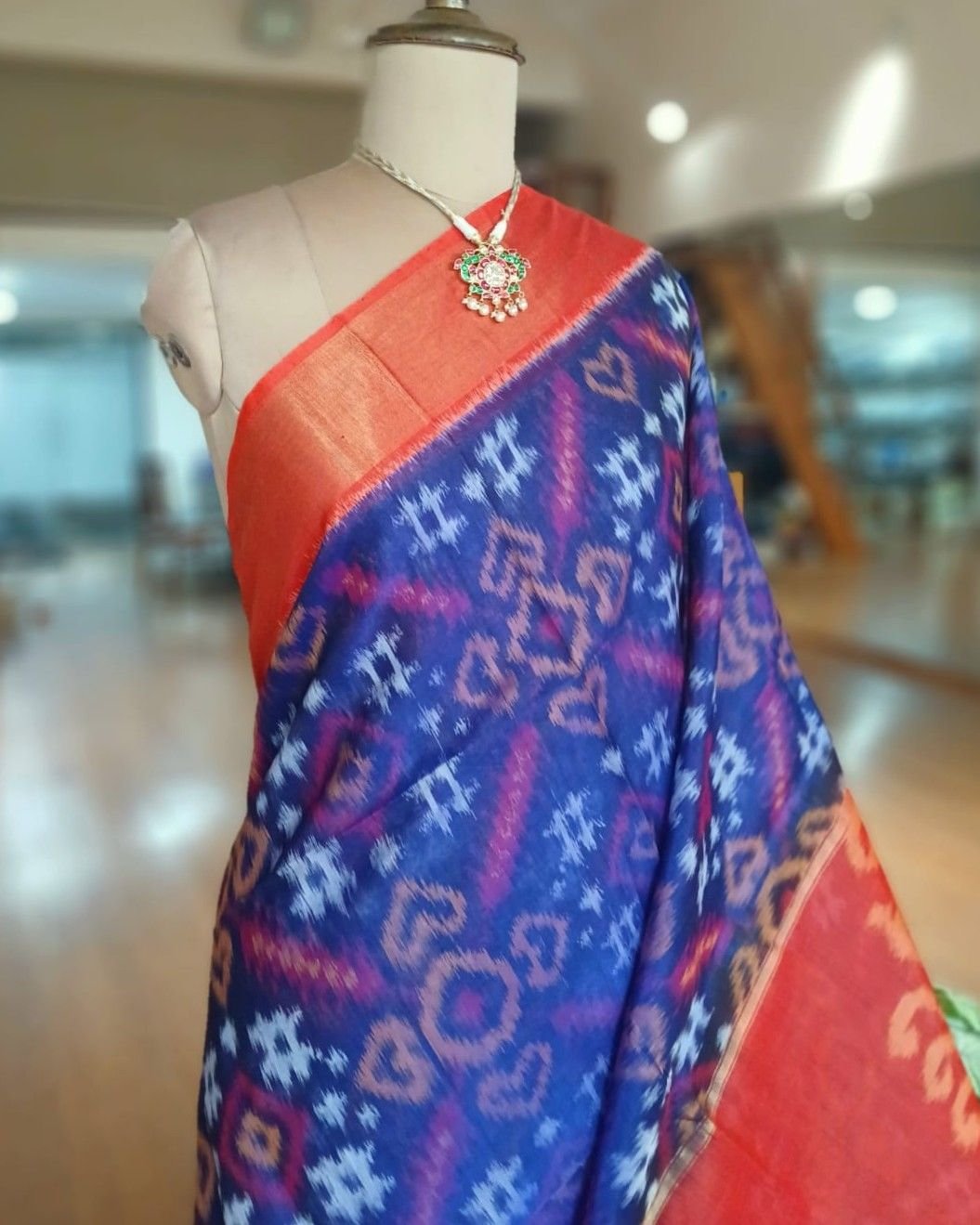 Handloom Single Ikat in Silk-Cotton Saree – (HSIS0045) - Image 2