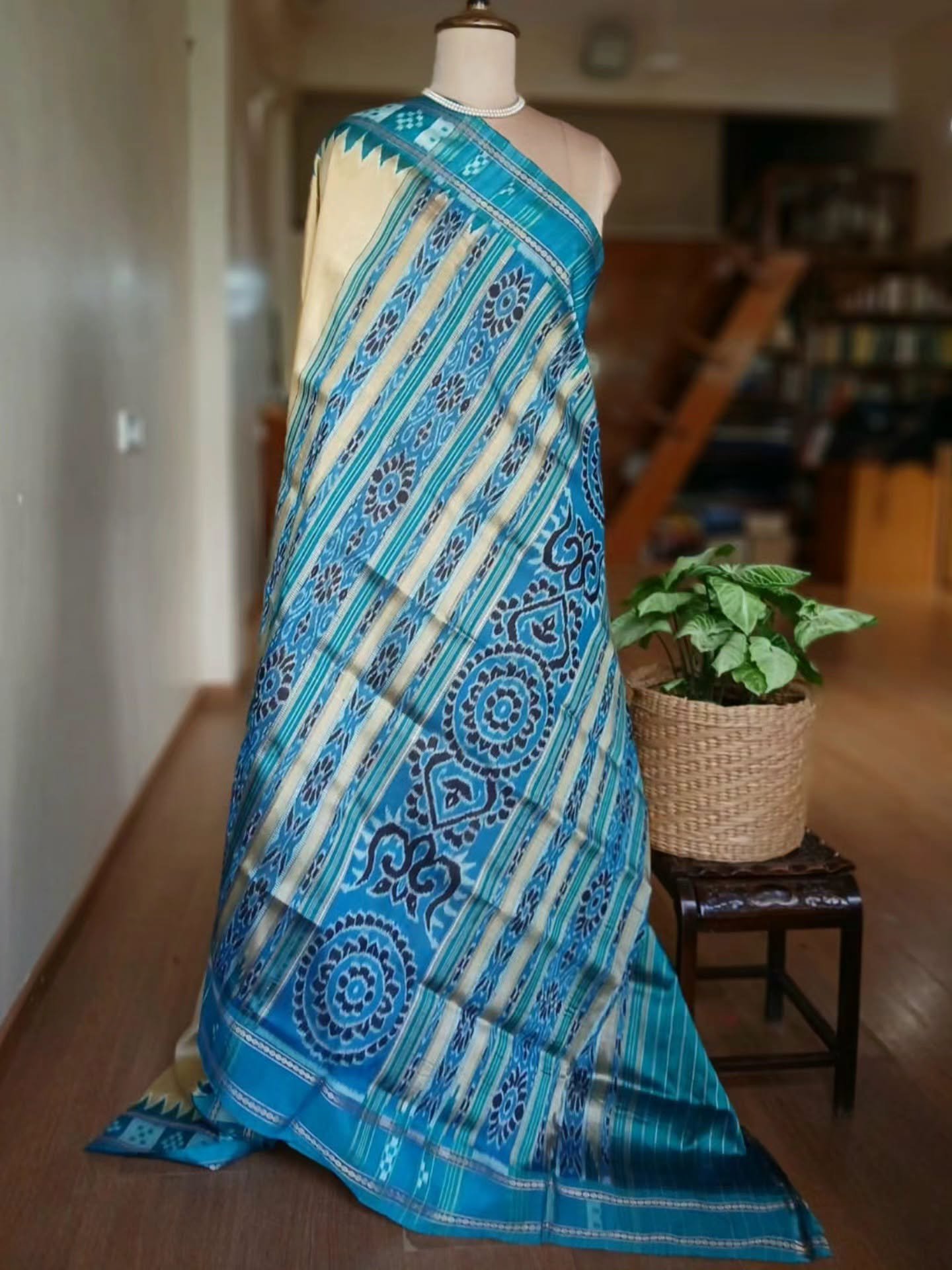 Pure Silk Nuapatna Khandua Pata with Pasapalli Border - (SKSS0017) - Image 7