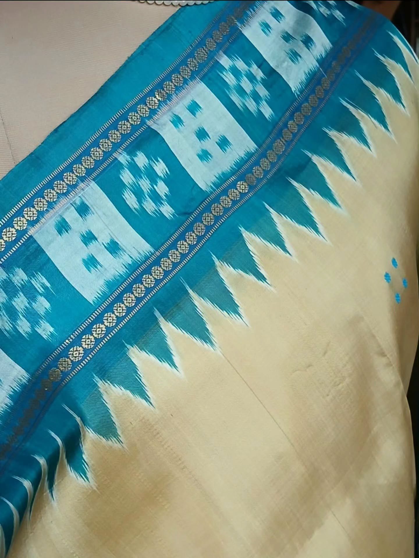 Pure Silk Nuapatna Khandua Pata with Pasapalli Border - (SKSS0017) - Image 3