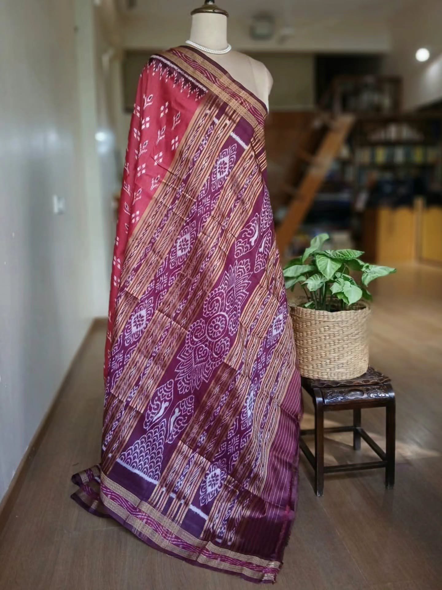 Pure Silk Nuapatna Khandua Pata in Single Ikat- (SKSS0014) - Image 7