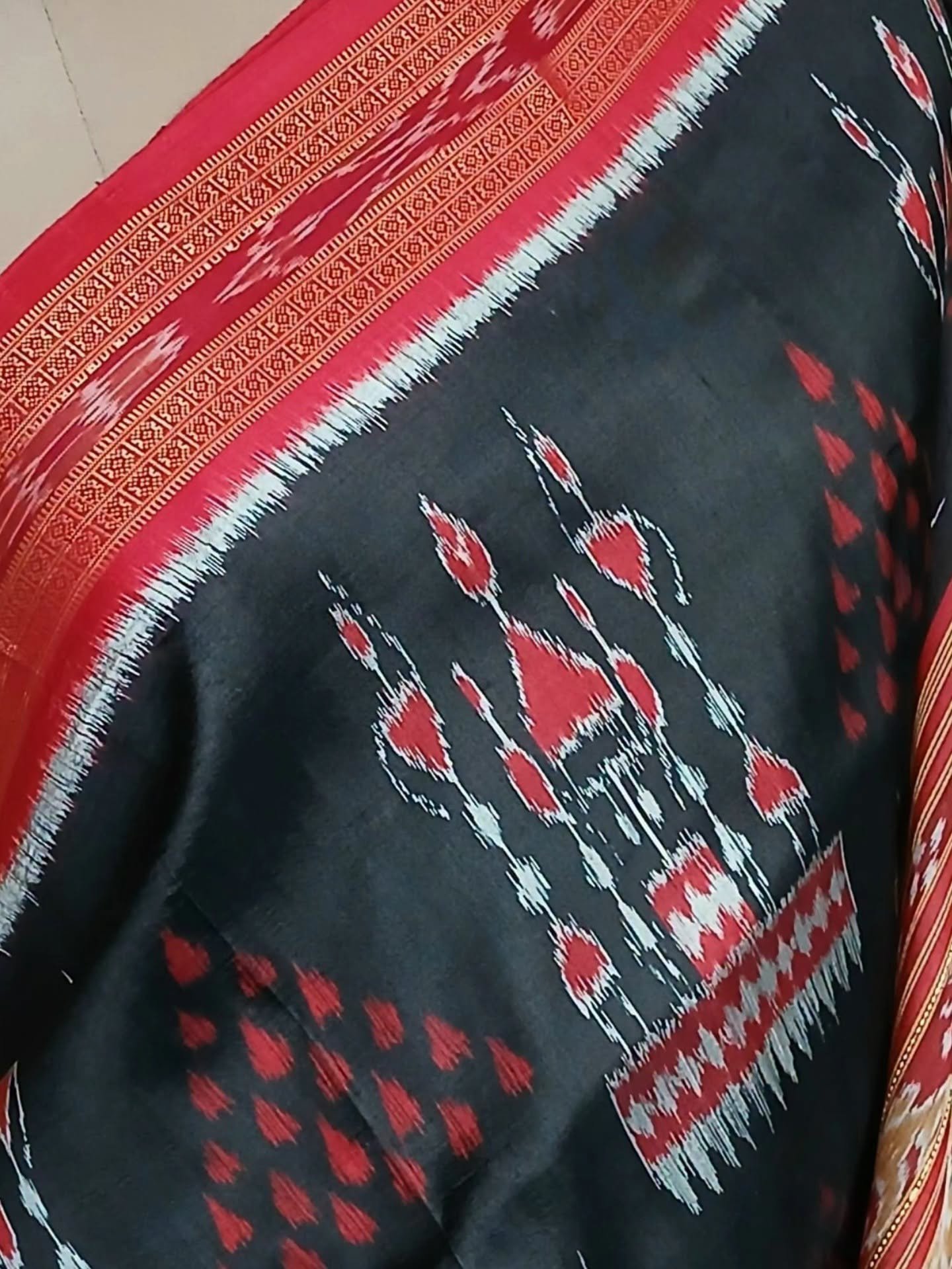 Pure Silk Nuapatna Khandua Pata in Single Ikat- (SKSS0011) - Image 3