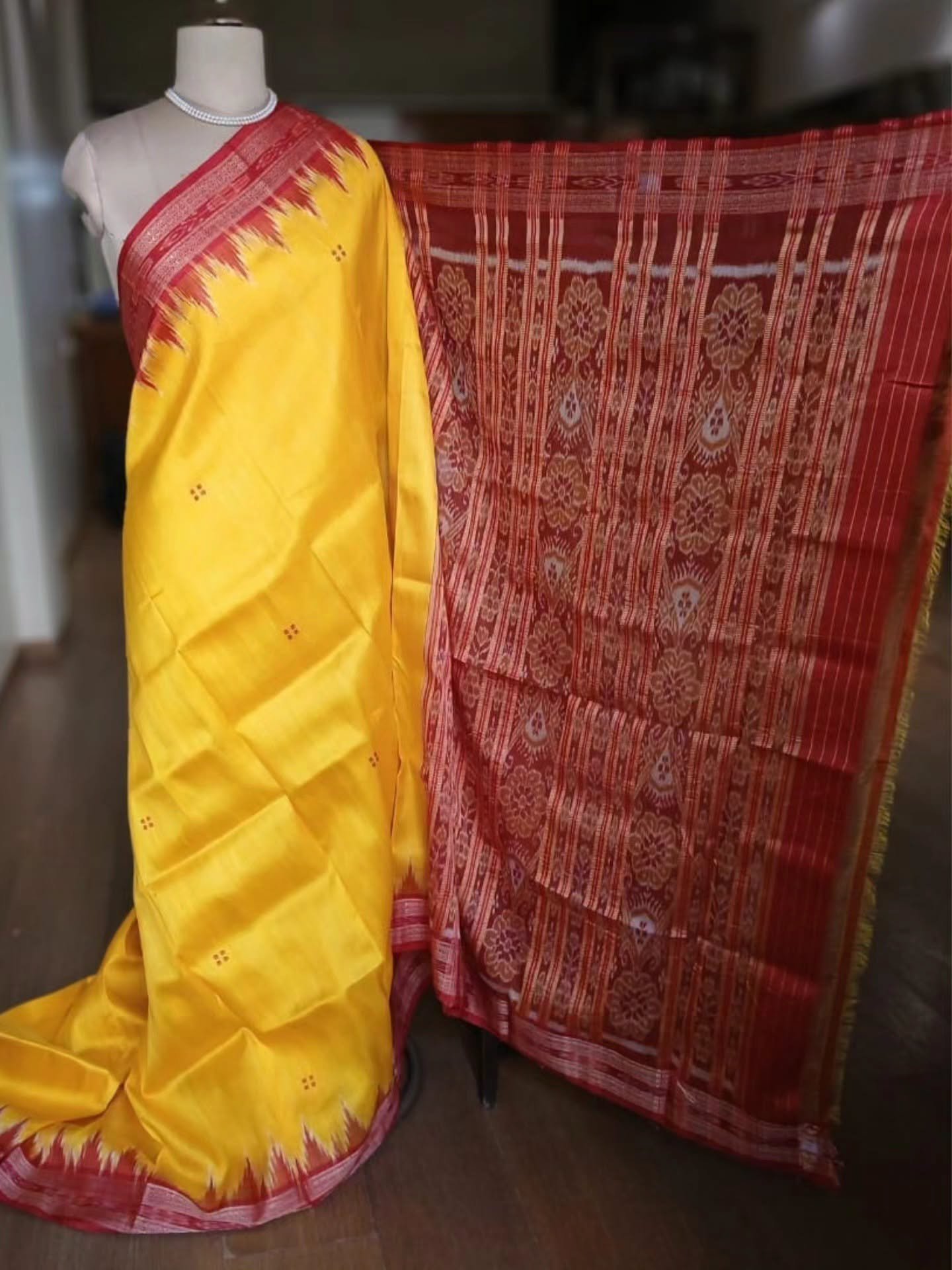 Pure Silk Nuapatna Khandua Pata in Single Ikat- (SKSS0018) - Image 2