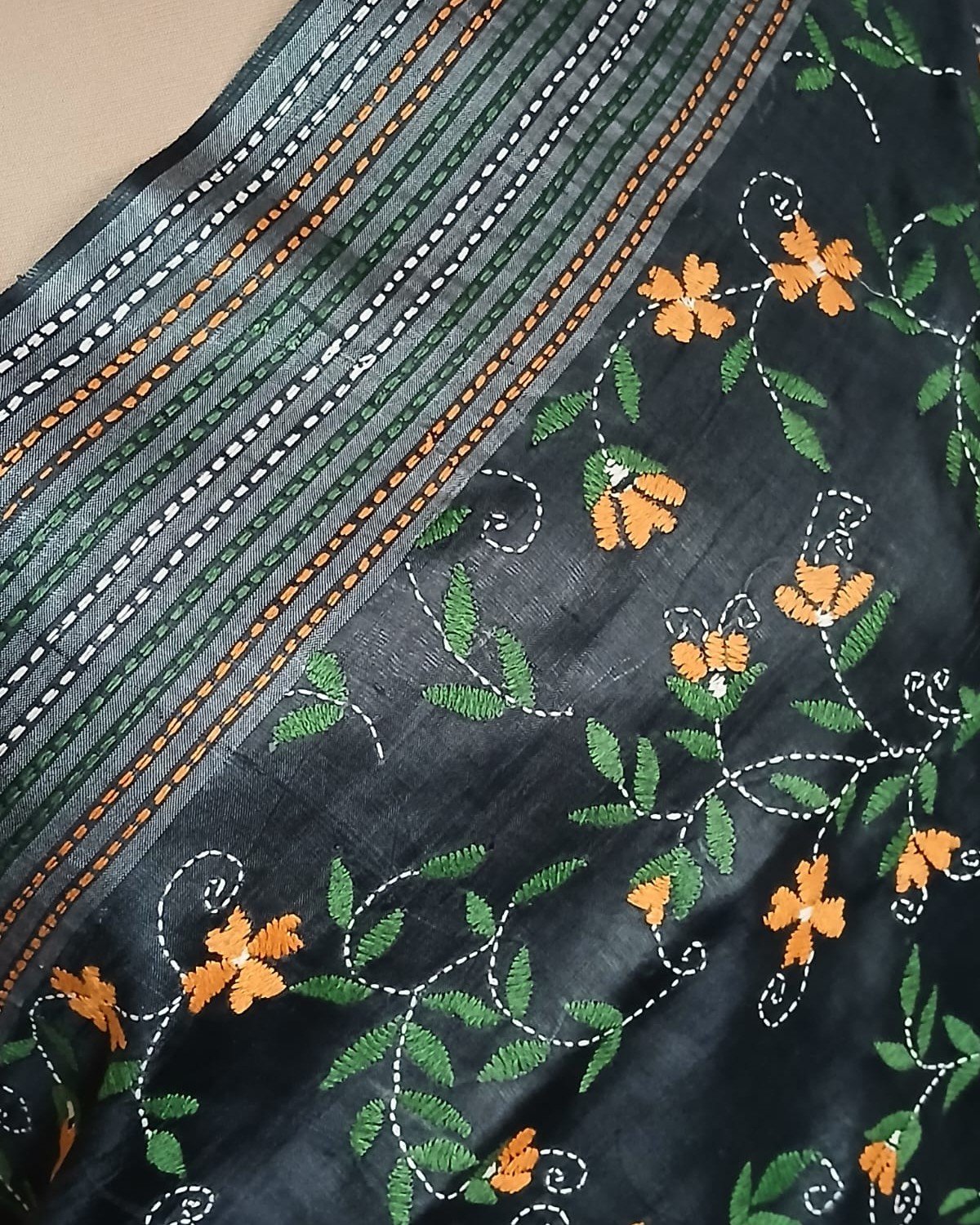 Hand Embroidered Santiniketan Kantha Saree - (SNBK0034) - Image 9