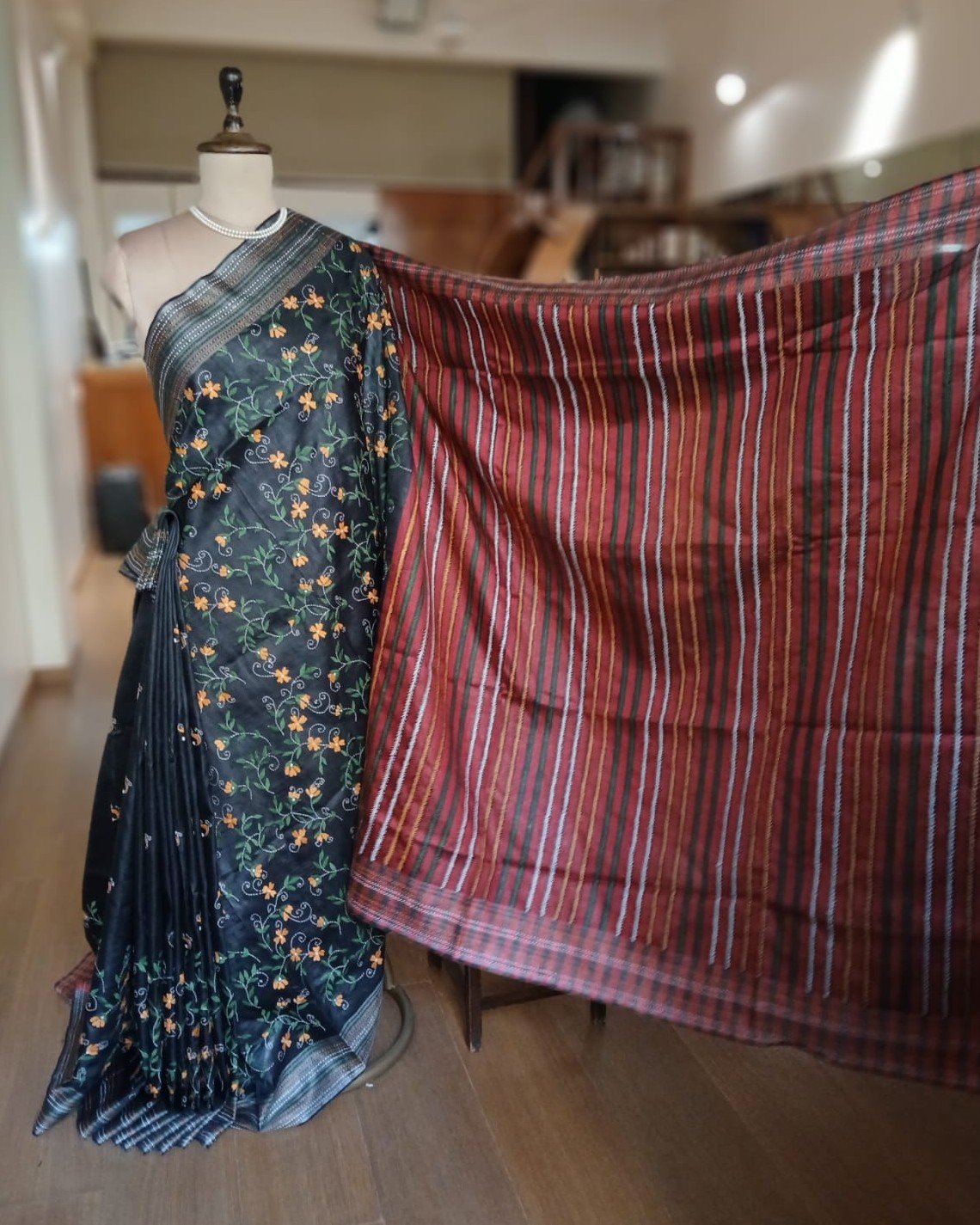 Hand Embroidered Santiniketan Kantha Saree - (SNBK0034) - Image 2