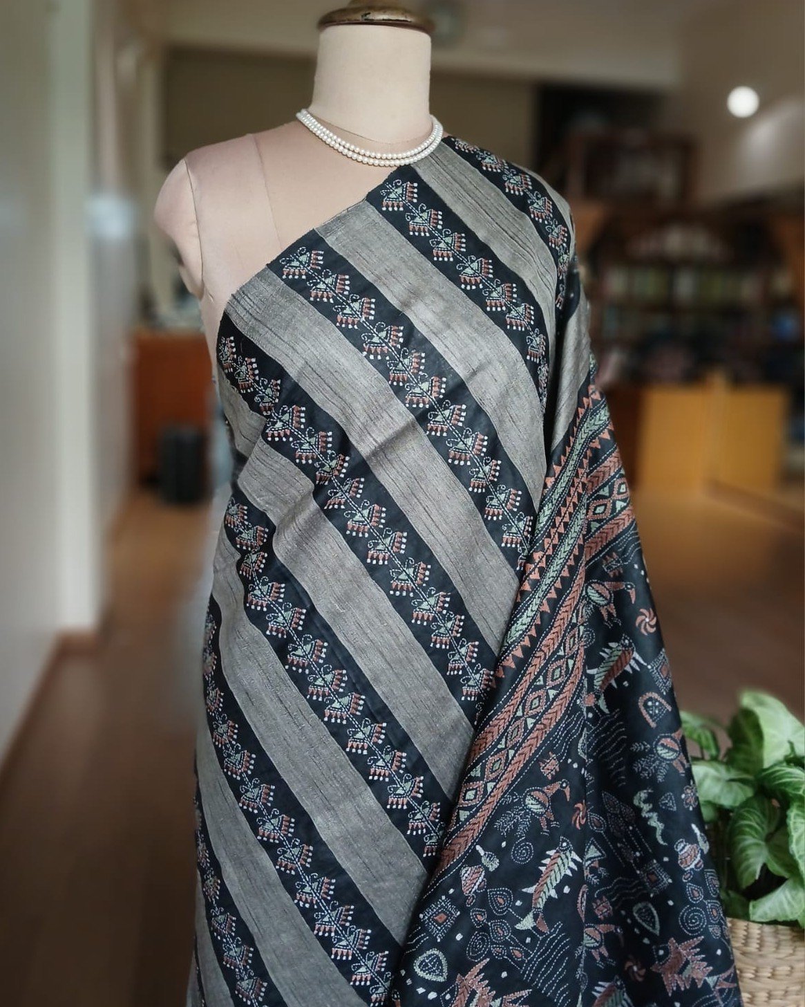 Hand Embroidered Santiniketan Kantha Saree - (SNBK0028) - Image 3