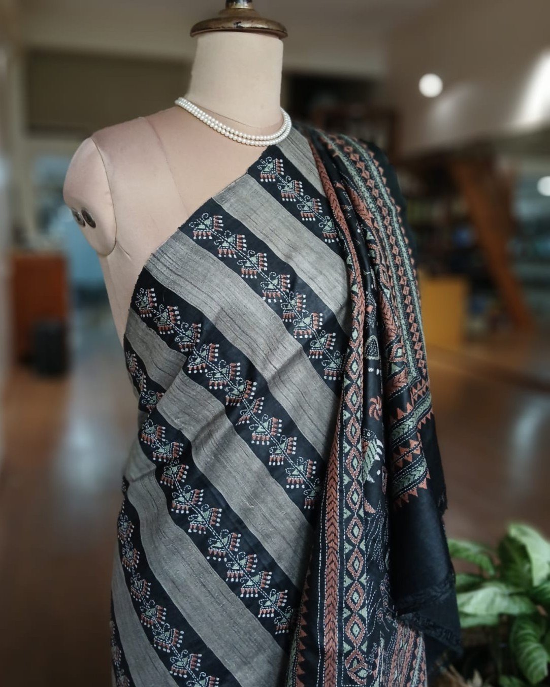 Hand Embroidered Santiniketan Kantha Saree - (SNBK0028) - Image 7