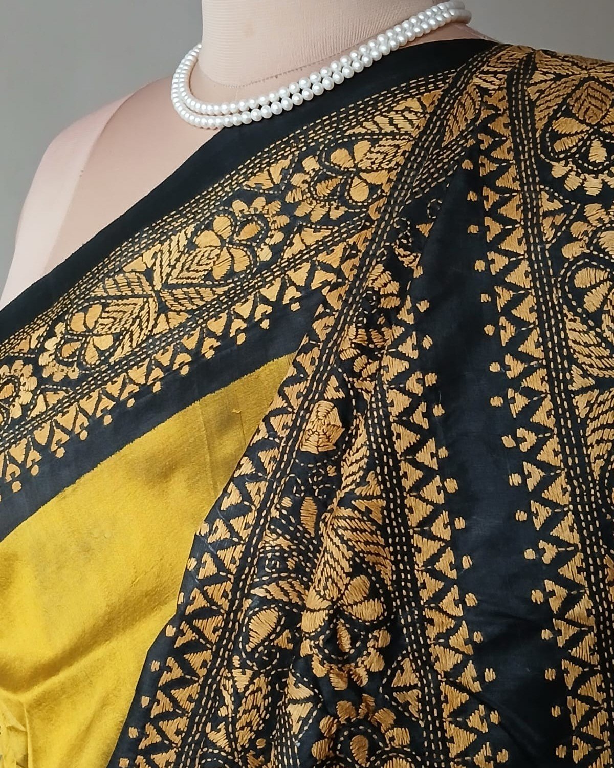 Hand Embroidered Santiniketan Kantha Saree - (SNBK0029) - Image 7