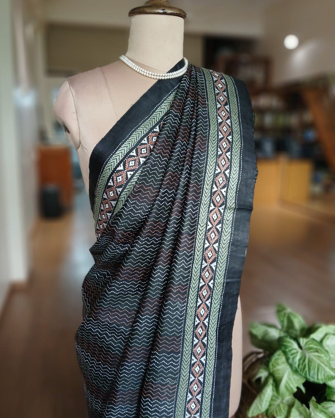 Hand Embroidered Santiniketan Kantha Saree - (SNBK0032) - Image 3