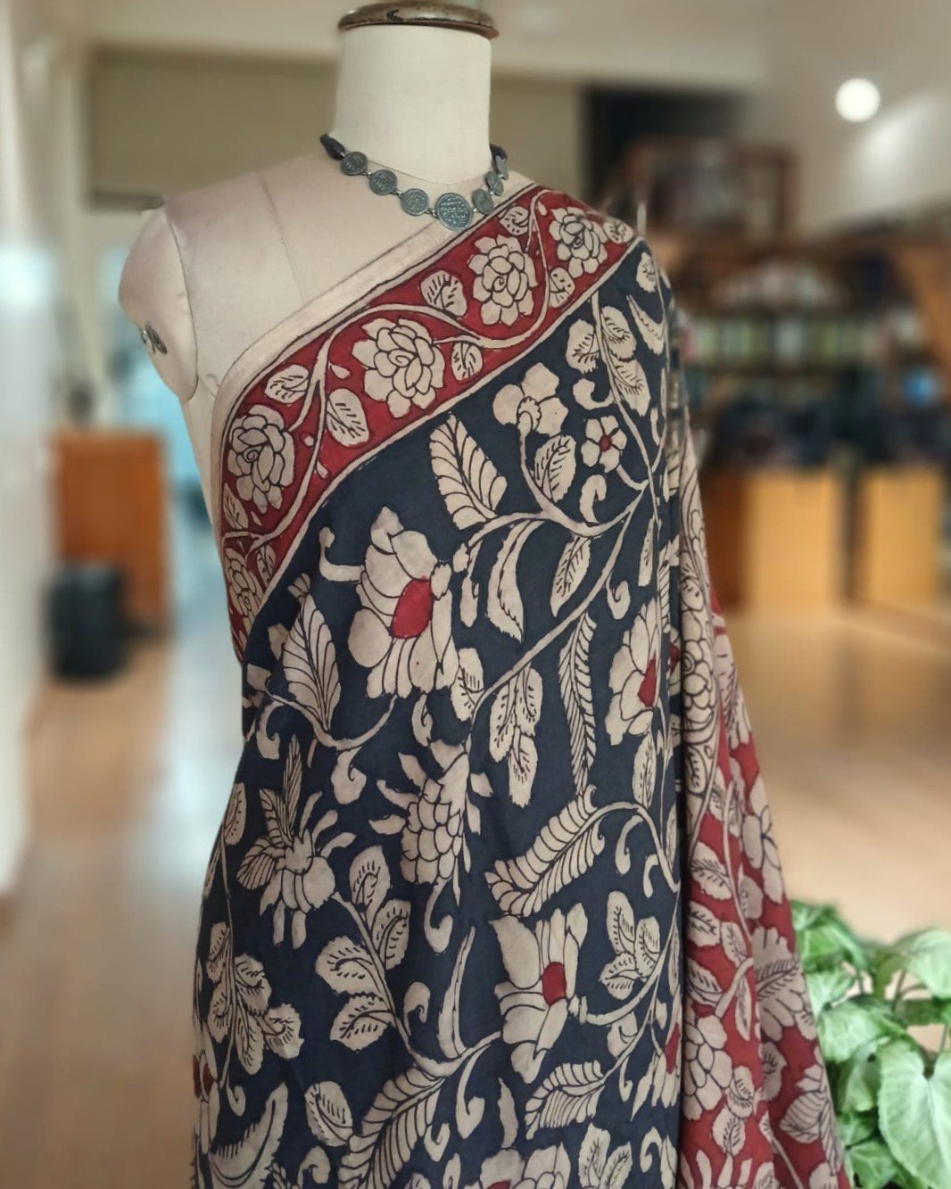 Handpainted Pen Kalamkari Saree – (HPKS0009) - Image 2